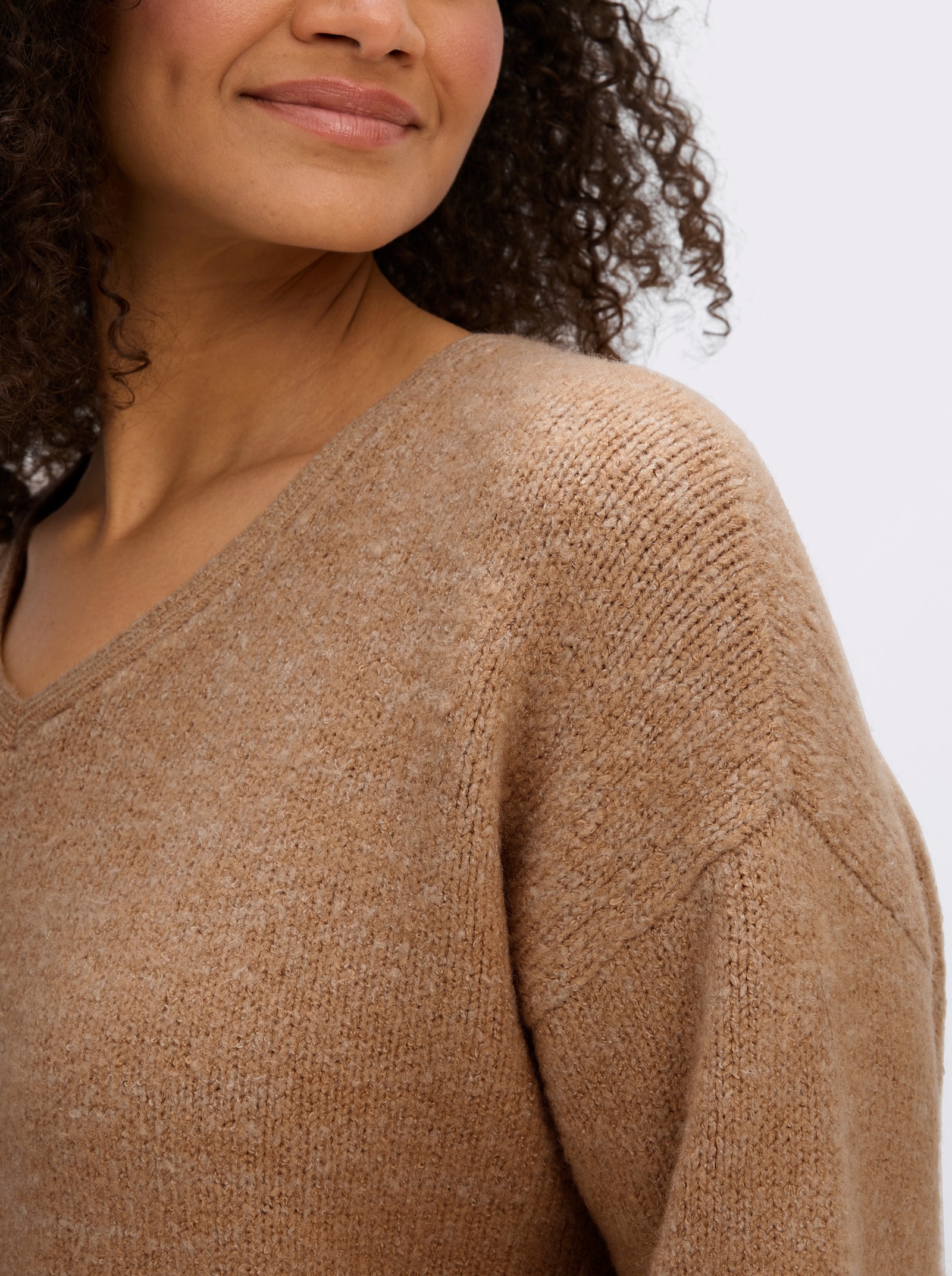 sheego V-Ausschnitt-Pullover mit Ballonärmeln - camel-meliert