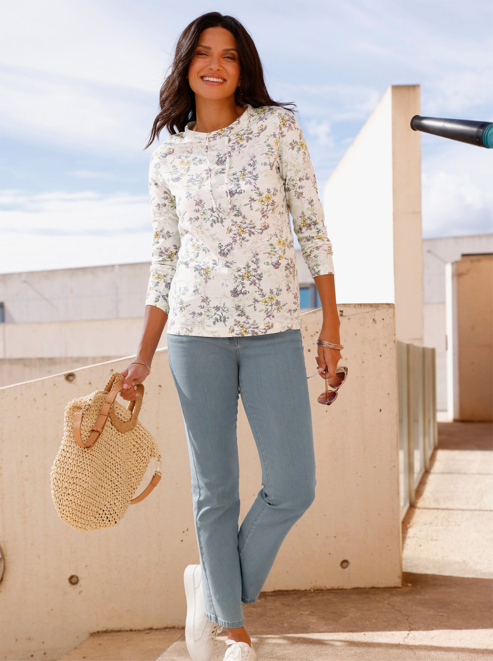 Shirt met lange mouwen en bindstrikje bij de hals - champagne geprint