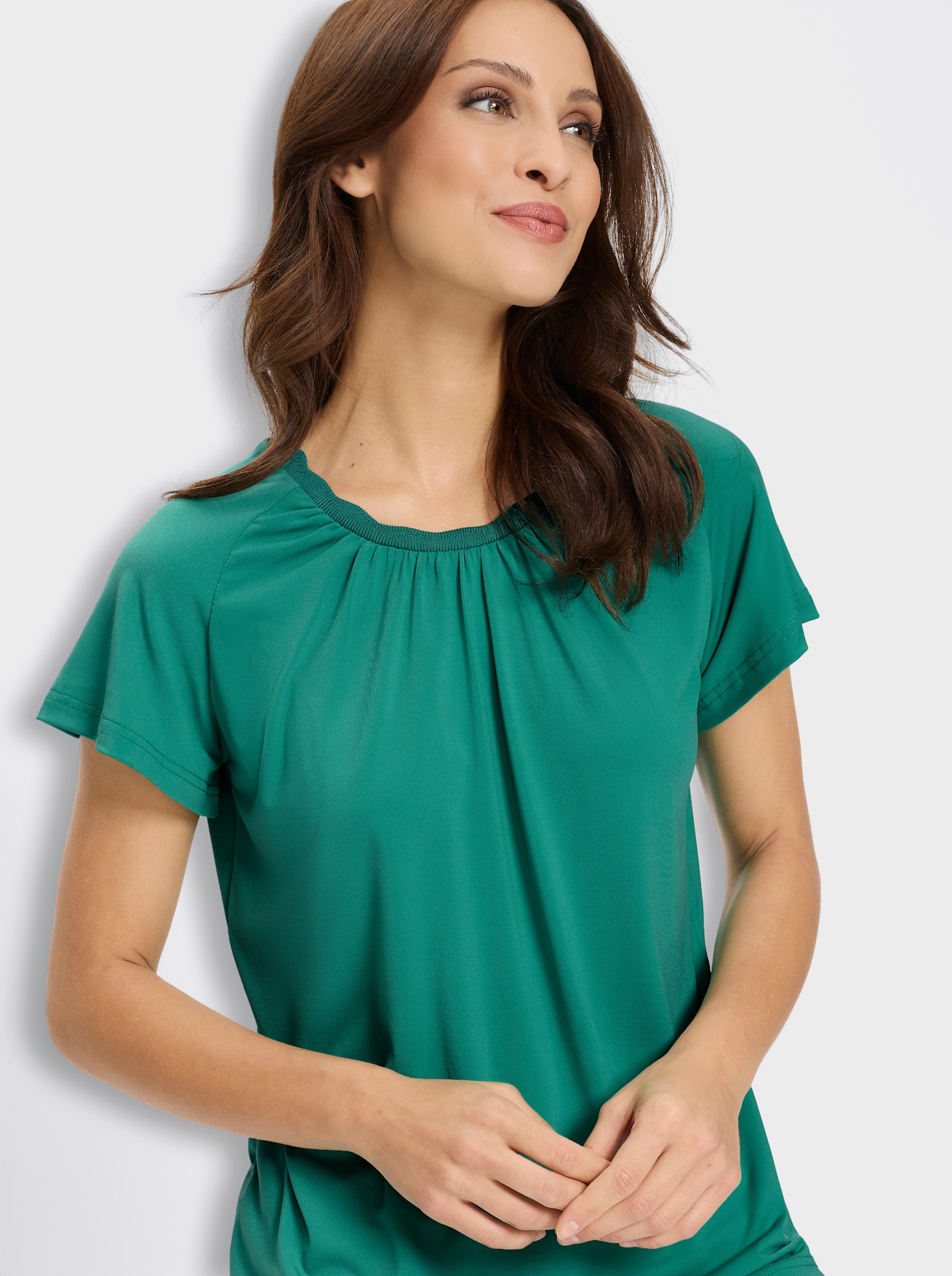Kurzarmshirt mit gebogten Kanten - smaragd