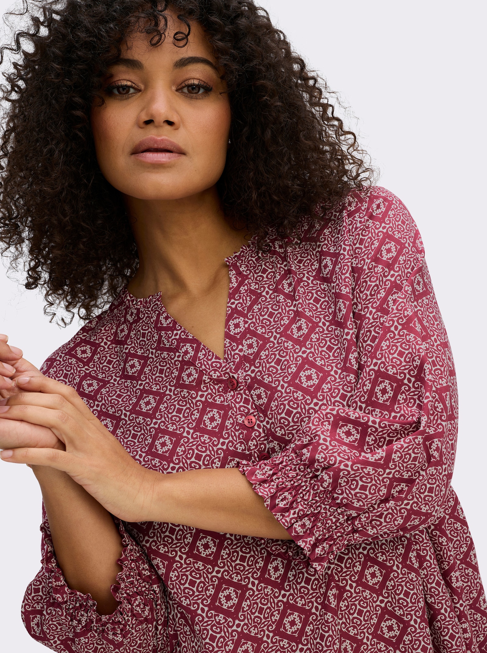 sheego Tunika mit Ornamentprint - ecru-bordeaux-bedruckt