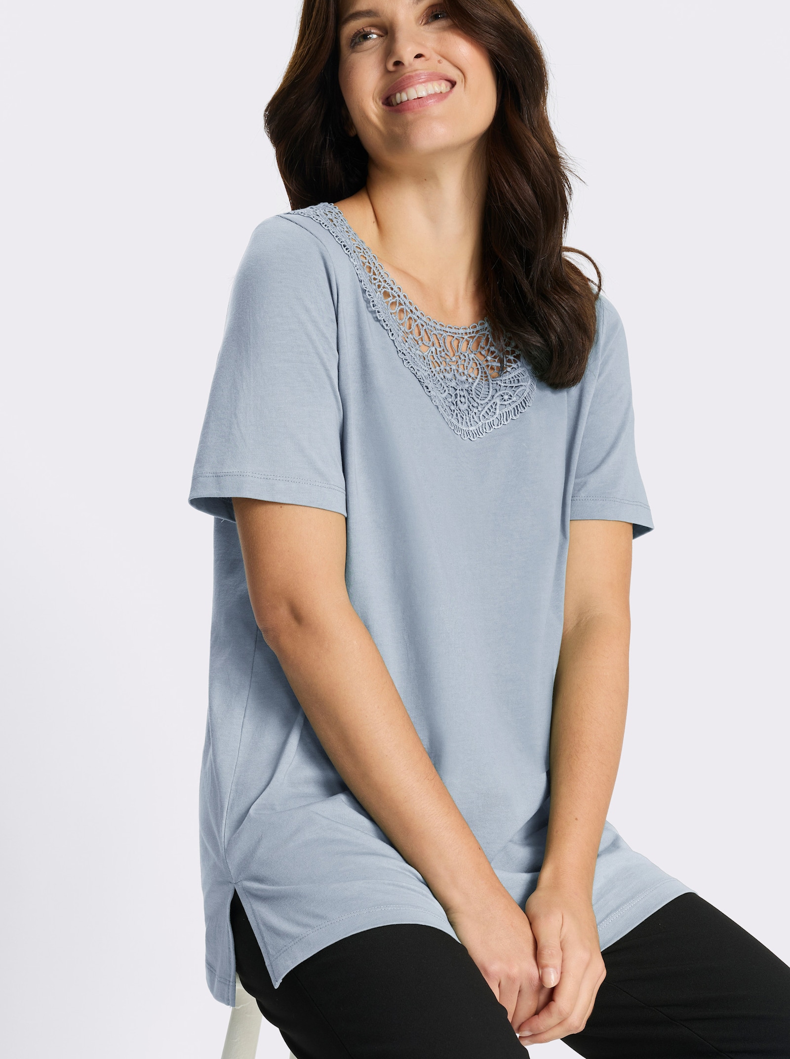Longshirt mit Spitzeneinsatz - hellblau