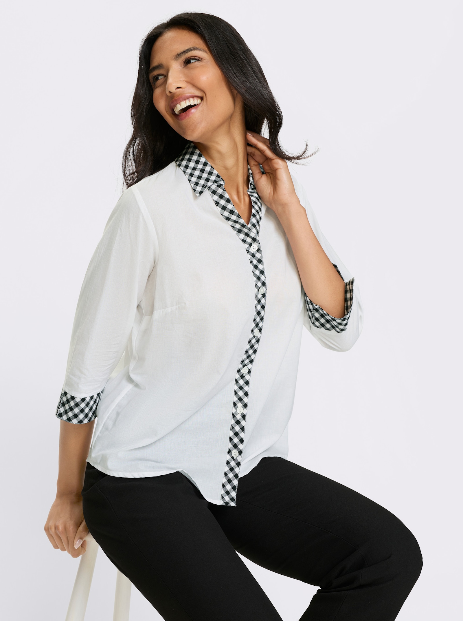 Klasická blúzka, otv.košeľový golier - bielo-čierna