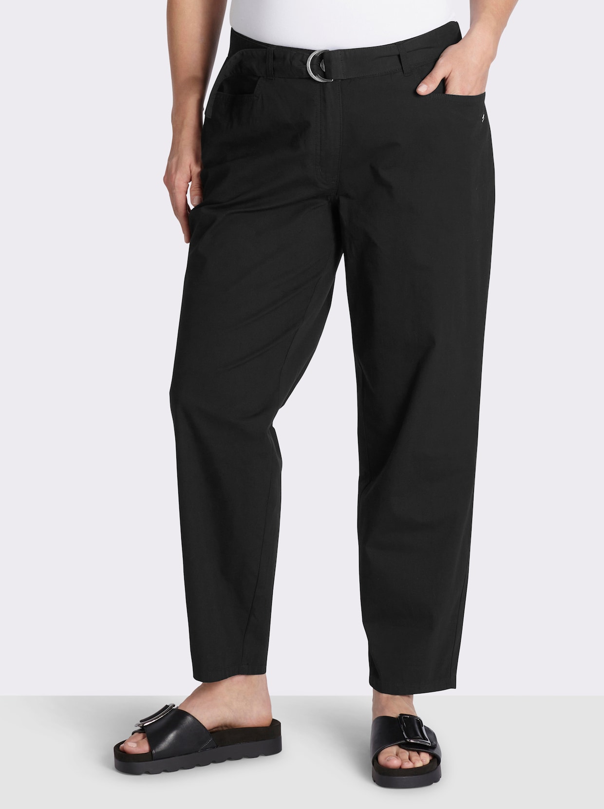 sheego Chinohose mit Gürtel - schwarz