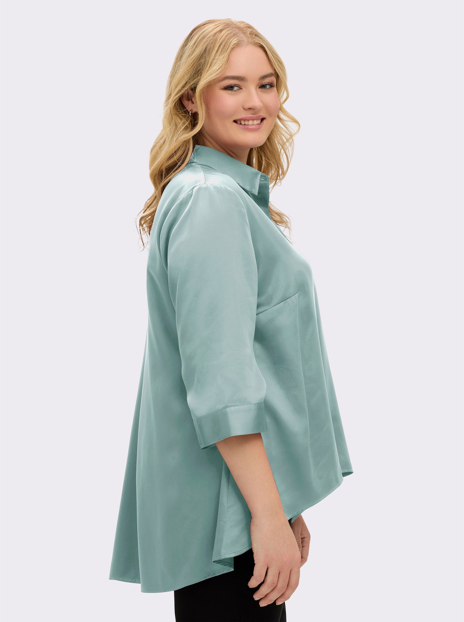 sheego Satinbluse mit verkürztem Saum vorn - kalkmint