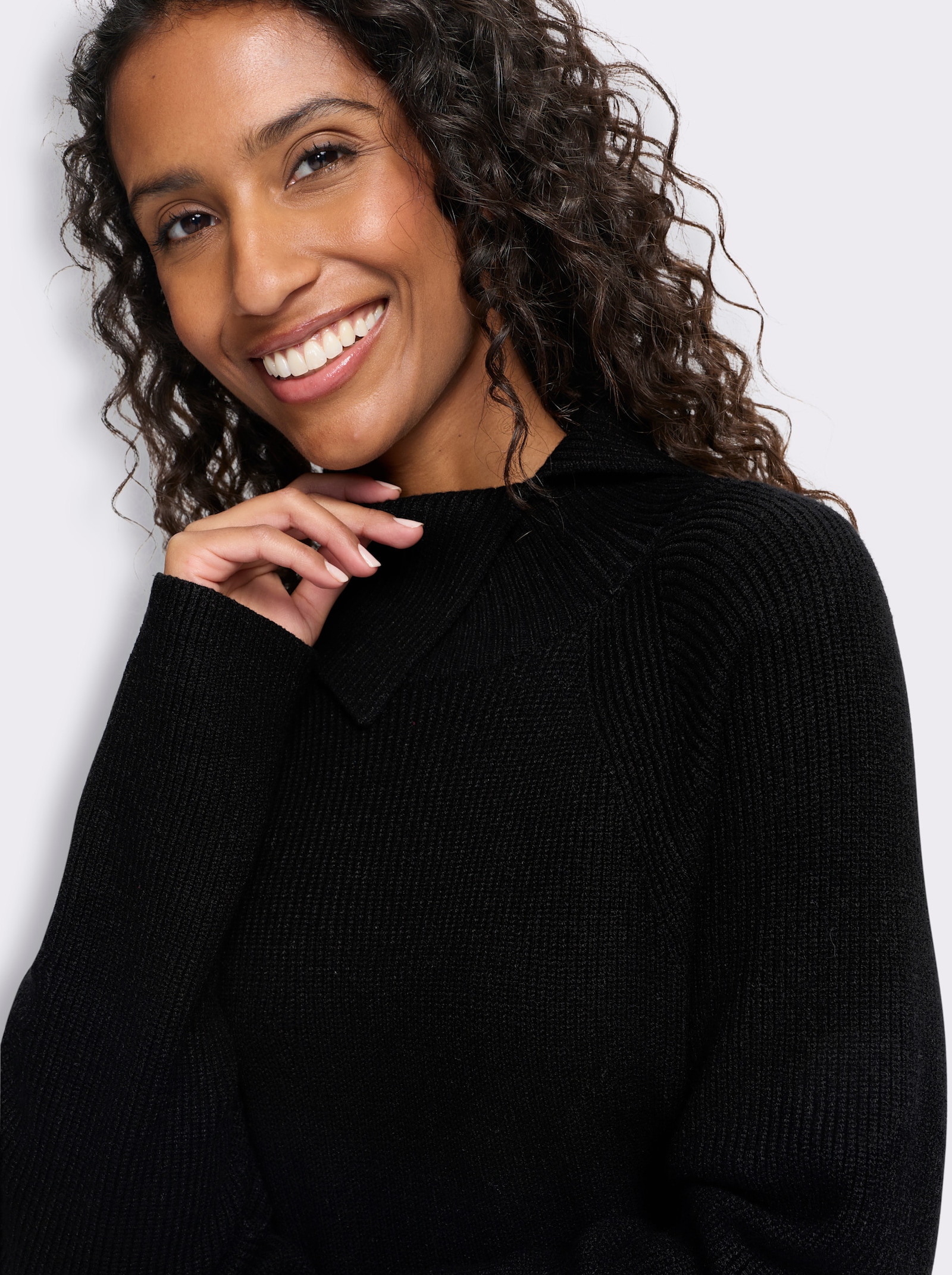 heine Strickkleid mit Umlegekragen - schwarz