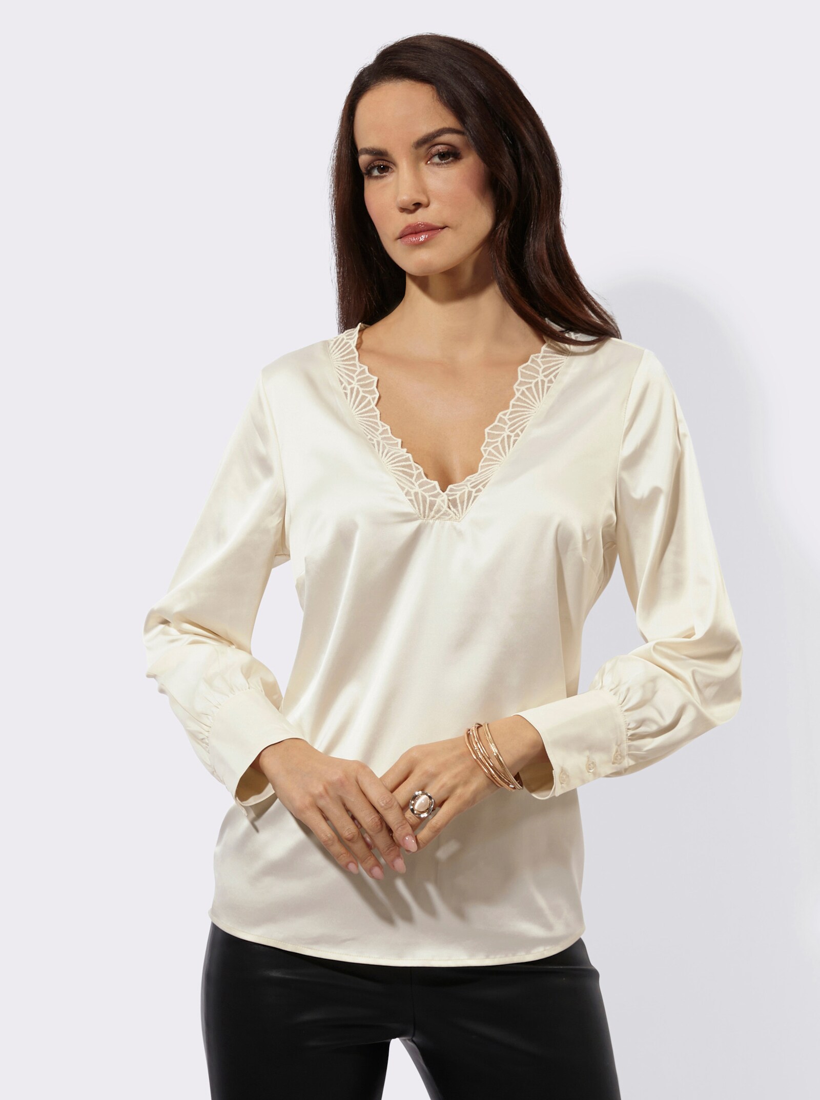 Satinbluse mit Spitze am Ausschnitt - champagner