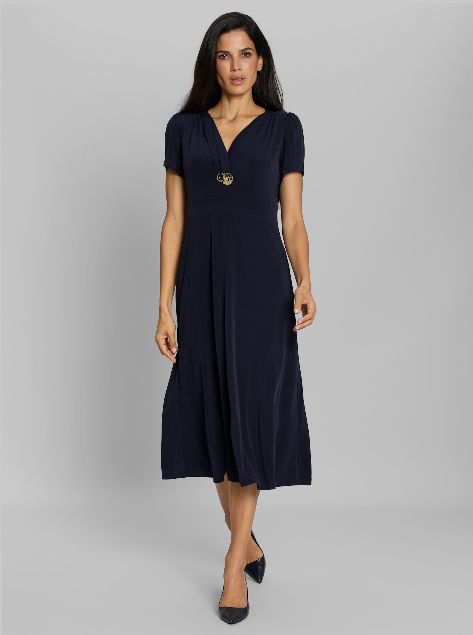 heine Stretchkleid mit abnehmbarer Brosche - marine