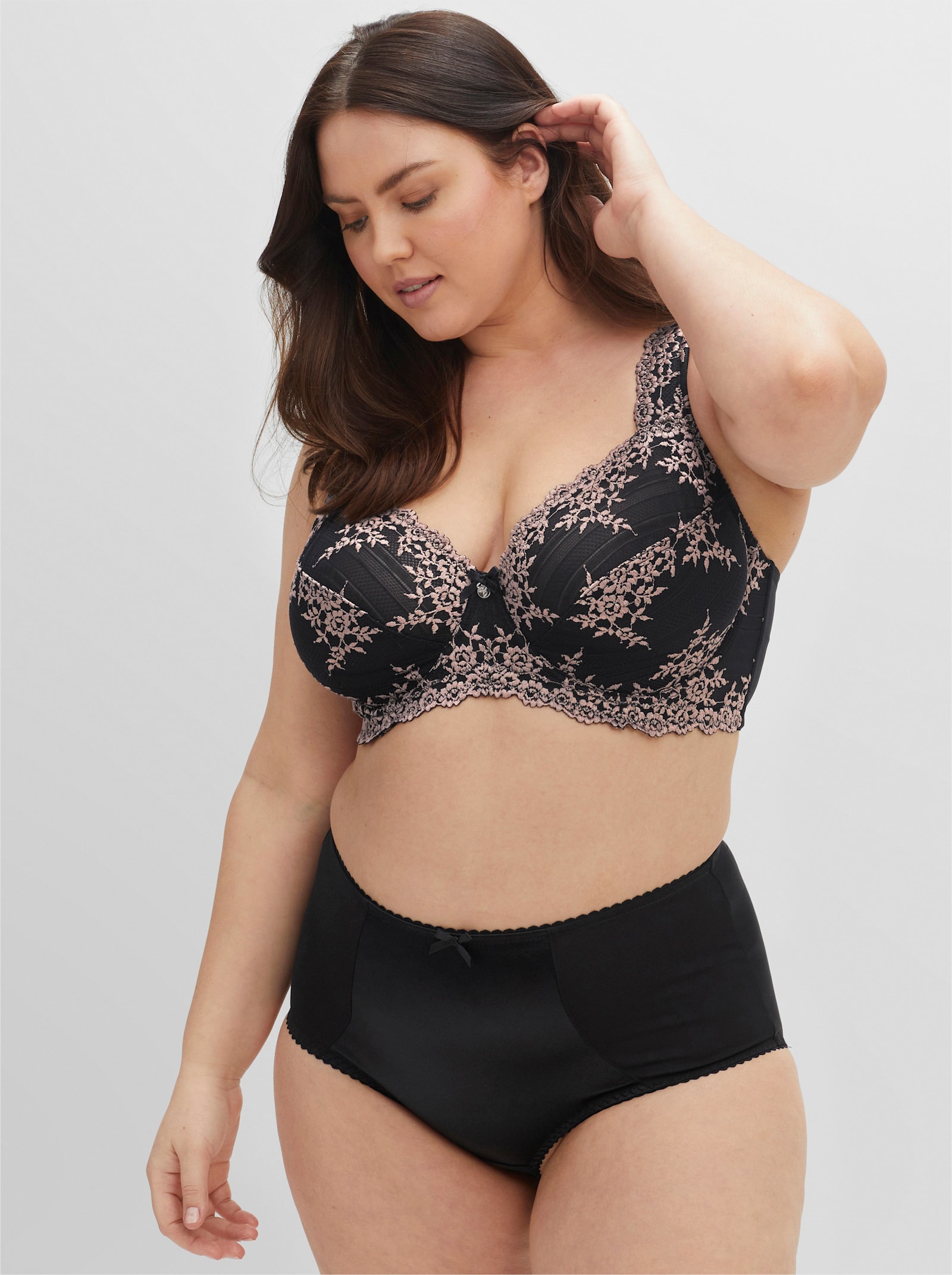 sheego Beugelbeha met geborduurd kant en mesh-inzetten - Zwart + taupe