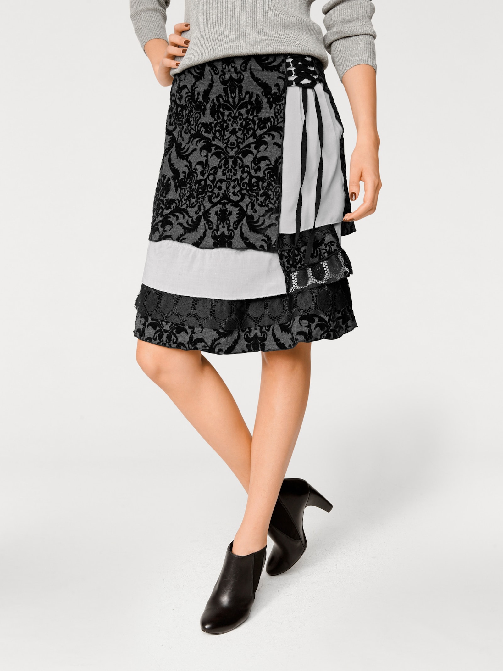 heine Stufenrock in ausgestellter Form - schwarz