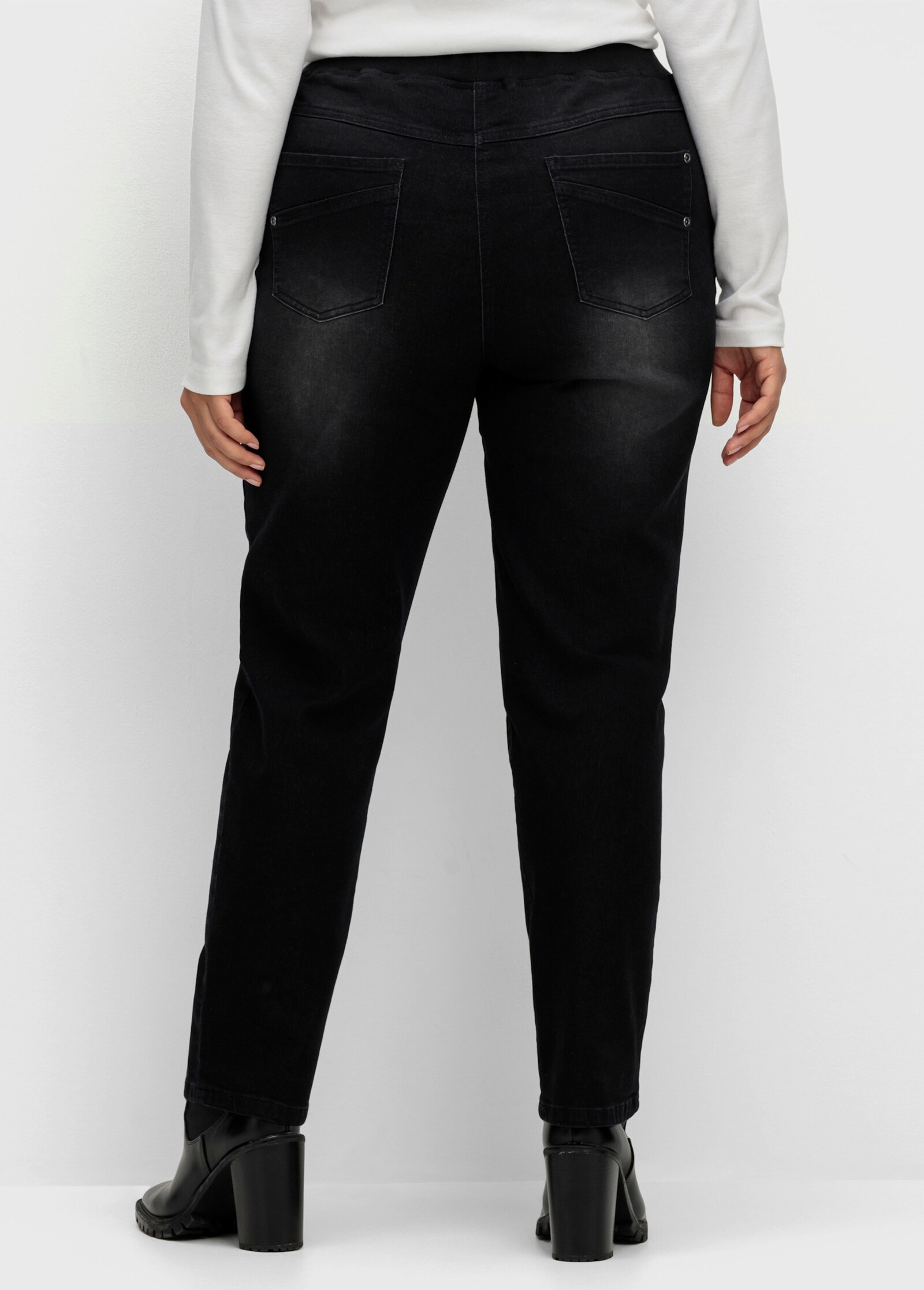 Schlupfjeans mit geripptem Strick-Dehnbund - black-denim