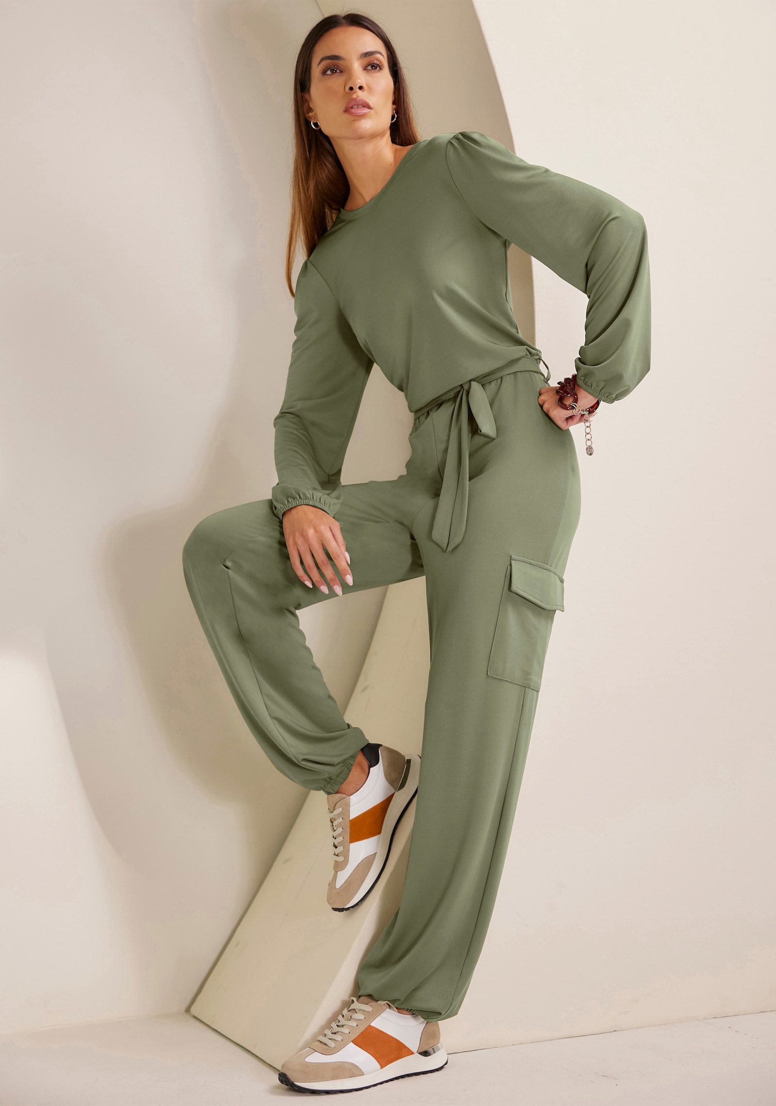 heine Jumpsuit mit Taillen-Gummibund und Bindegürtel - khaki