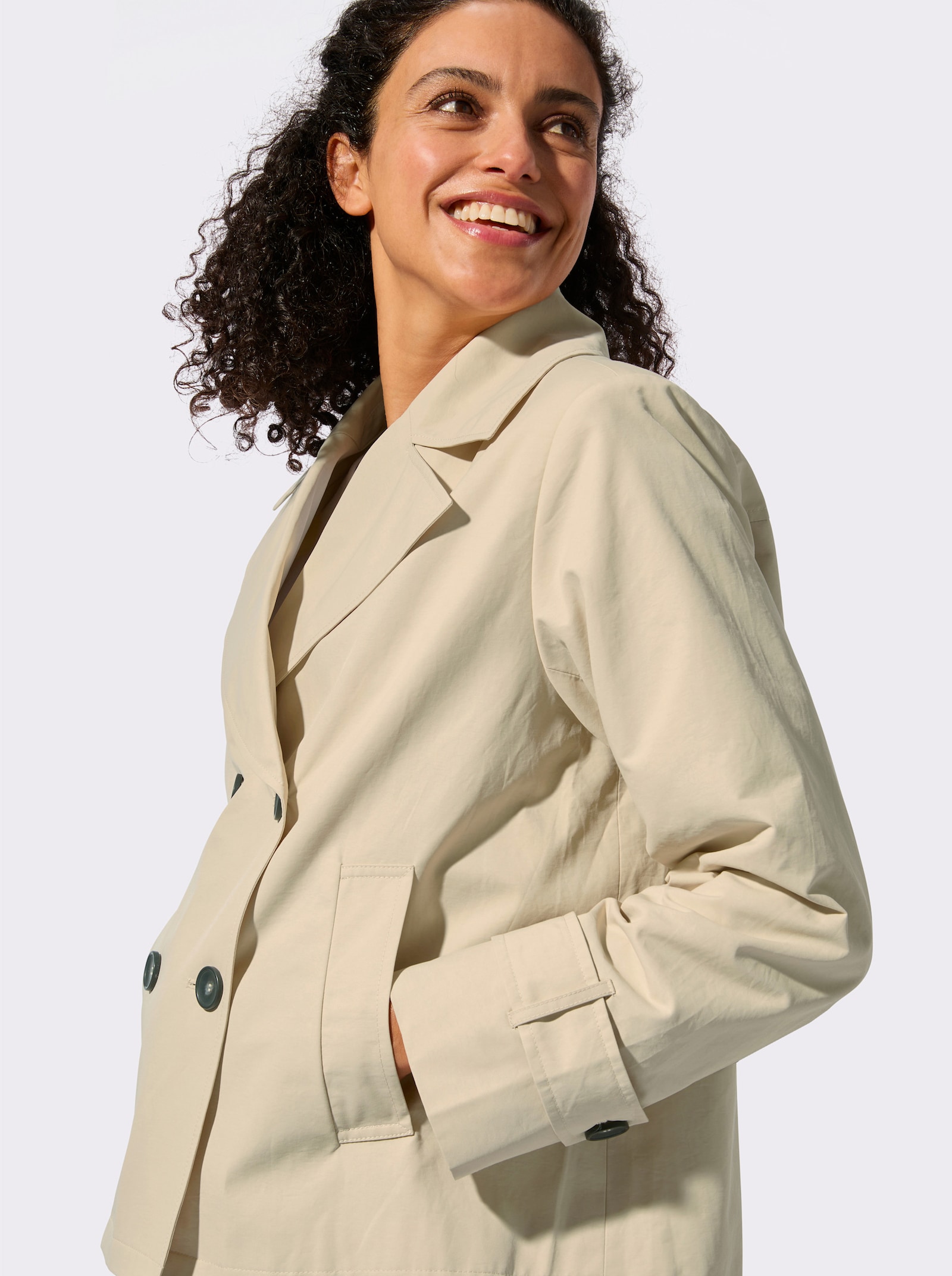 Kurzjacke in Trench-Optik - sand