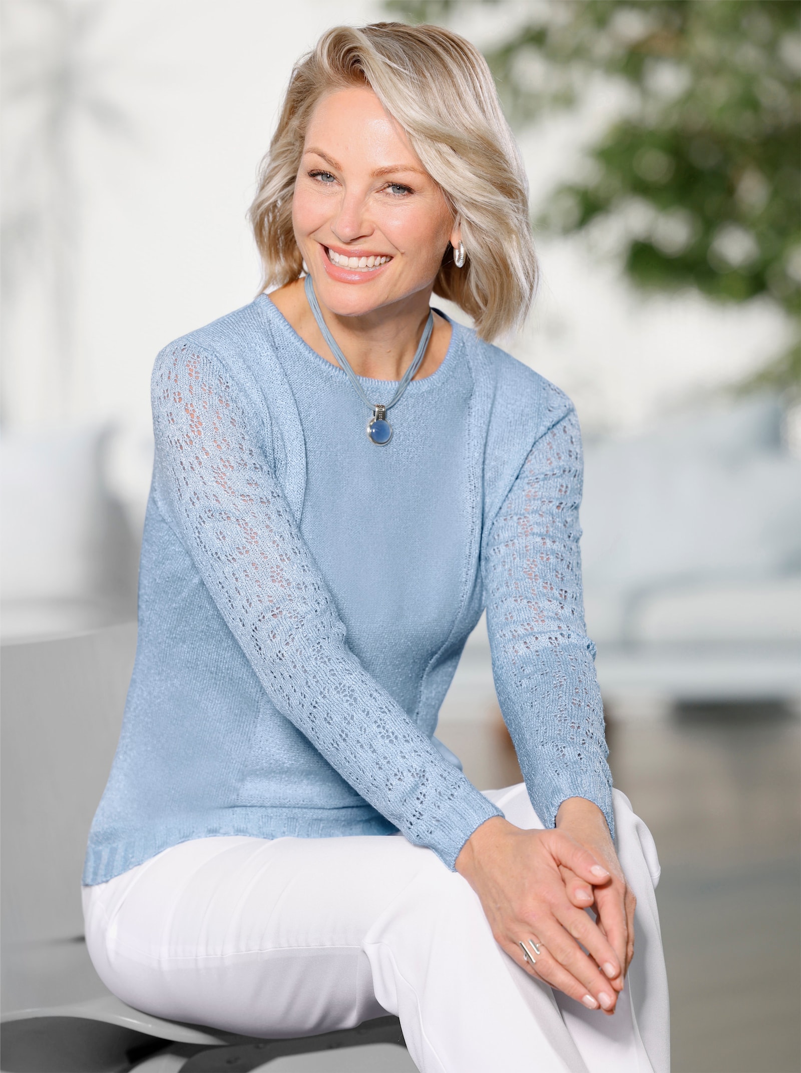 Ajourpullover mit gerippten Abschlüssen - eisblau