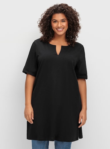 sheego Longshirt mit geschlitztem Ausschnitt - schwarz