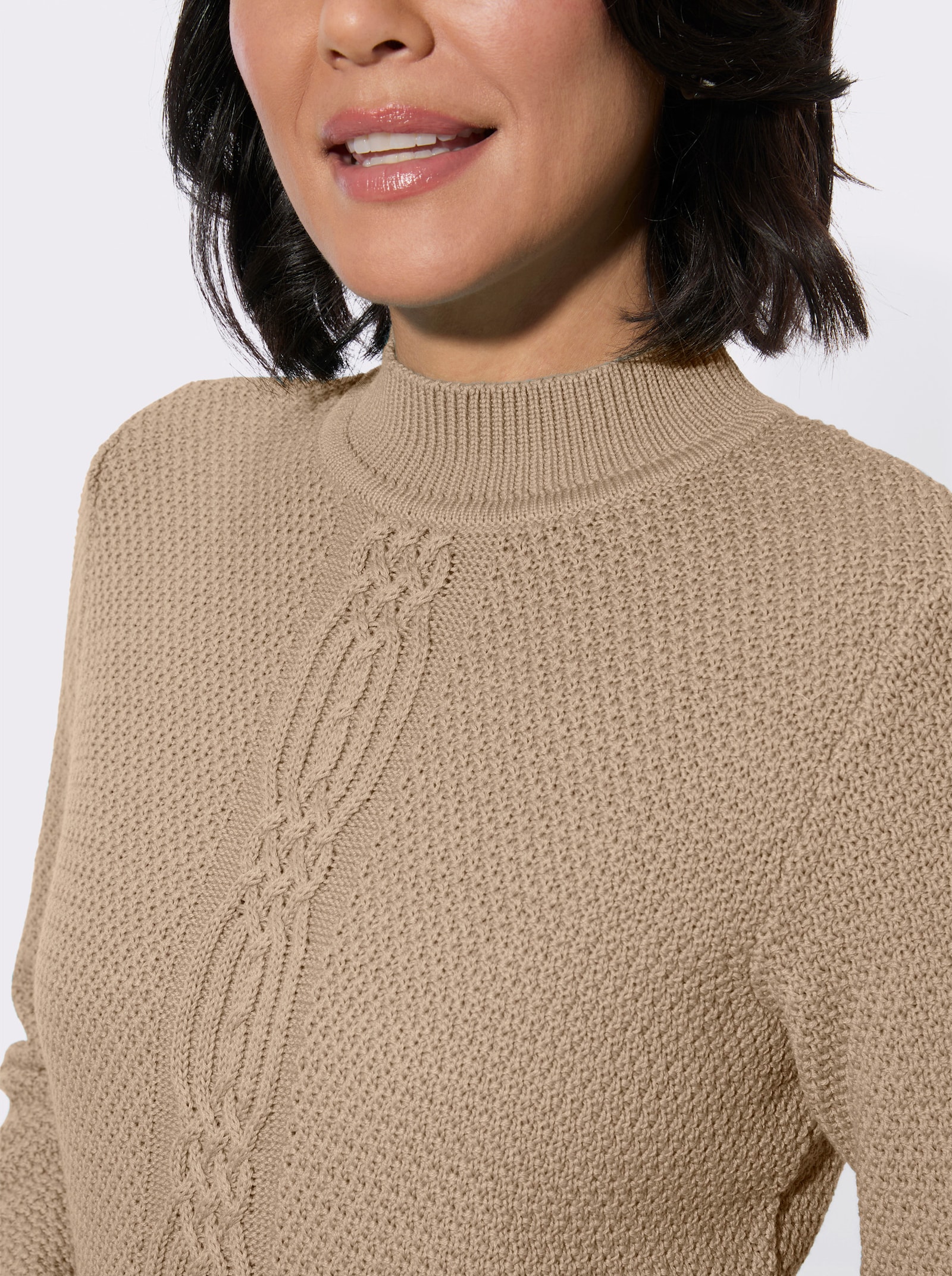 Rollkragenpullover mit Strickmuster vorne - beige