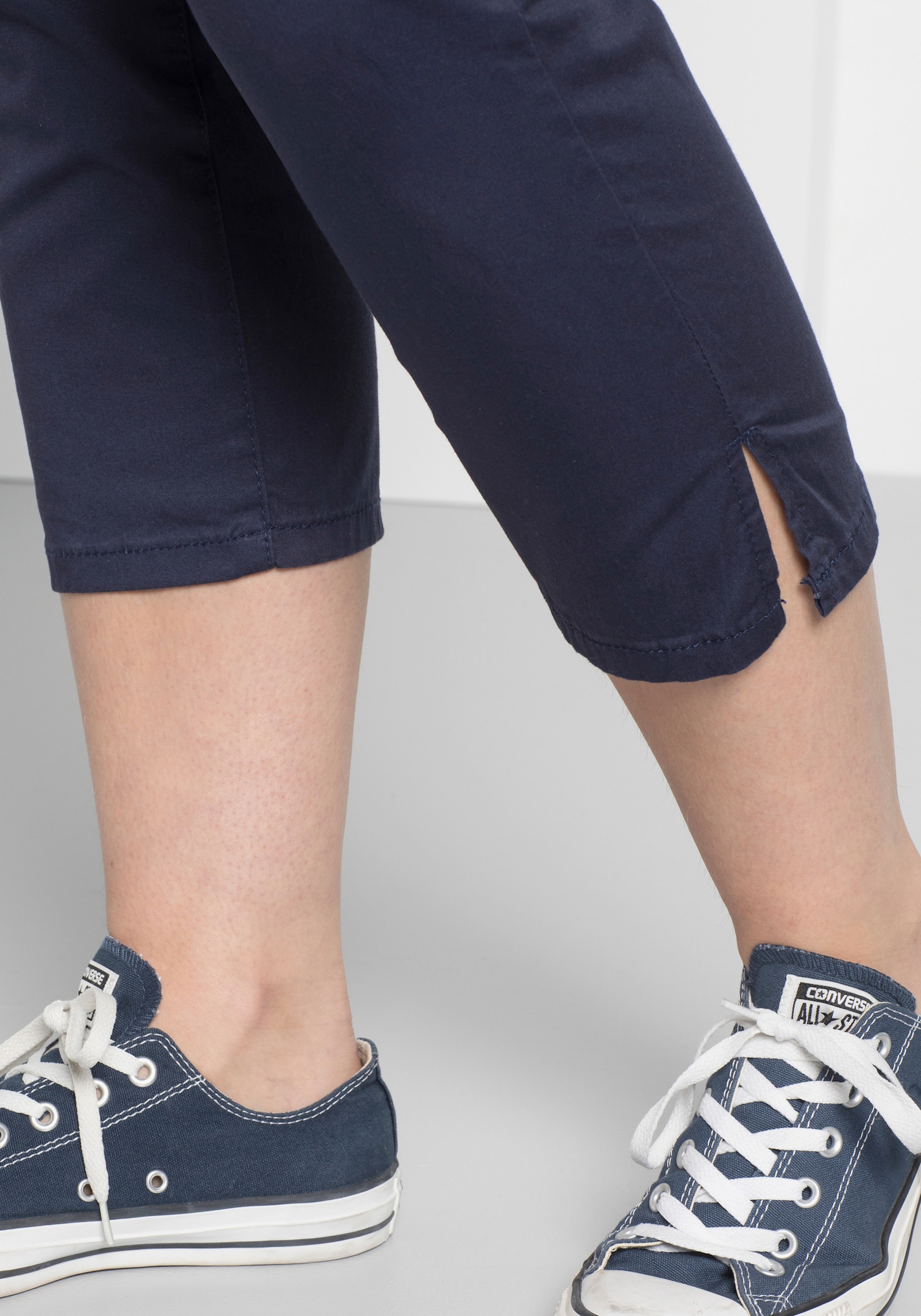 sheego 7/8-Hose in schmaler Form, aus Twill - marine