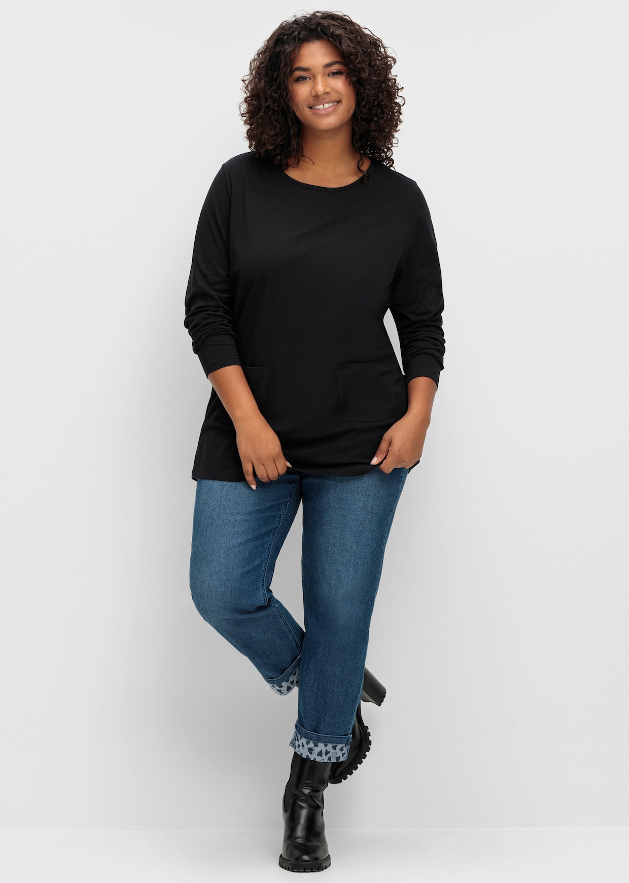 Longshirt mit aufgesetzten Taschen - schwarz