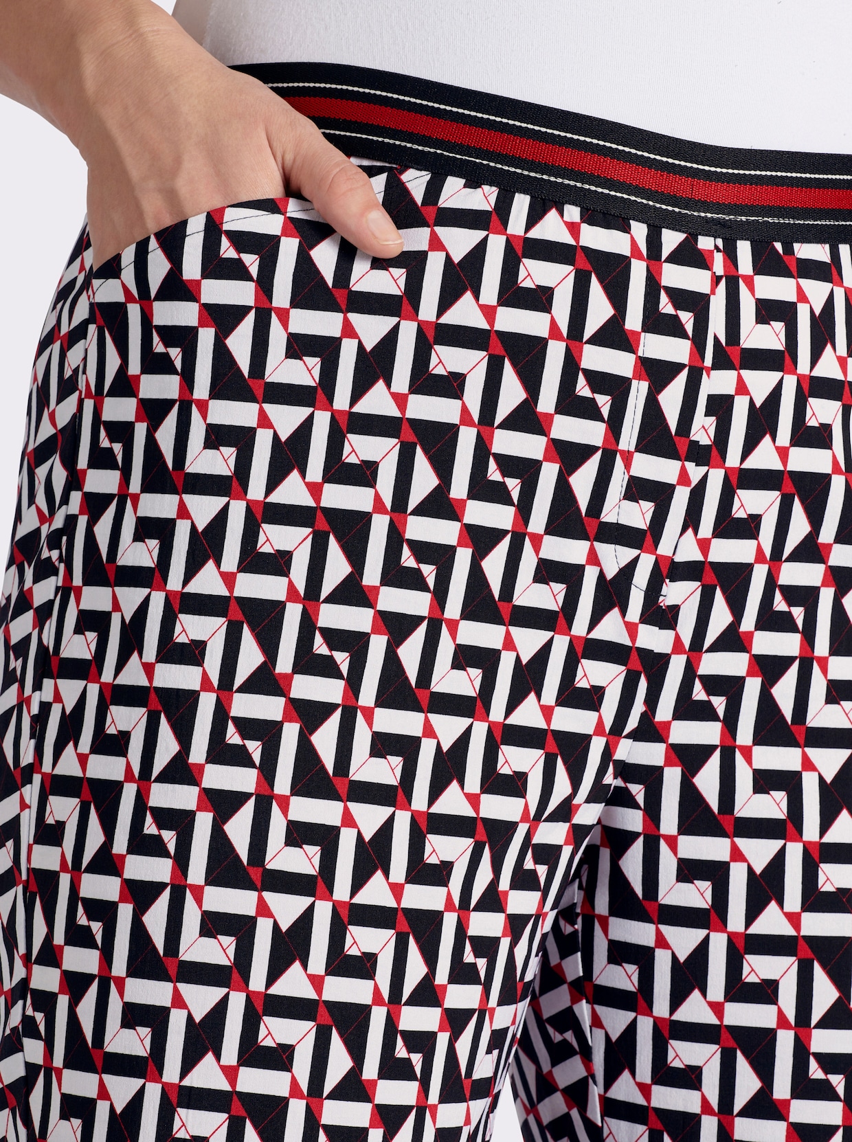 Bengalinhose mit grafischem Druck - schwarz-rot-bedruckt