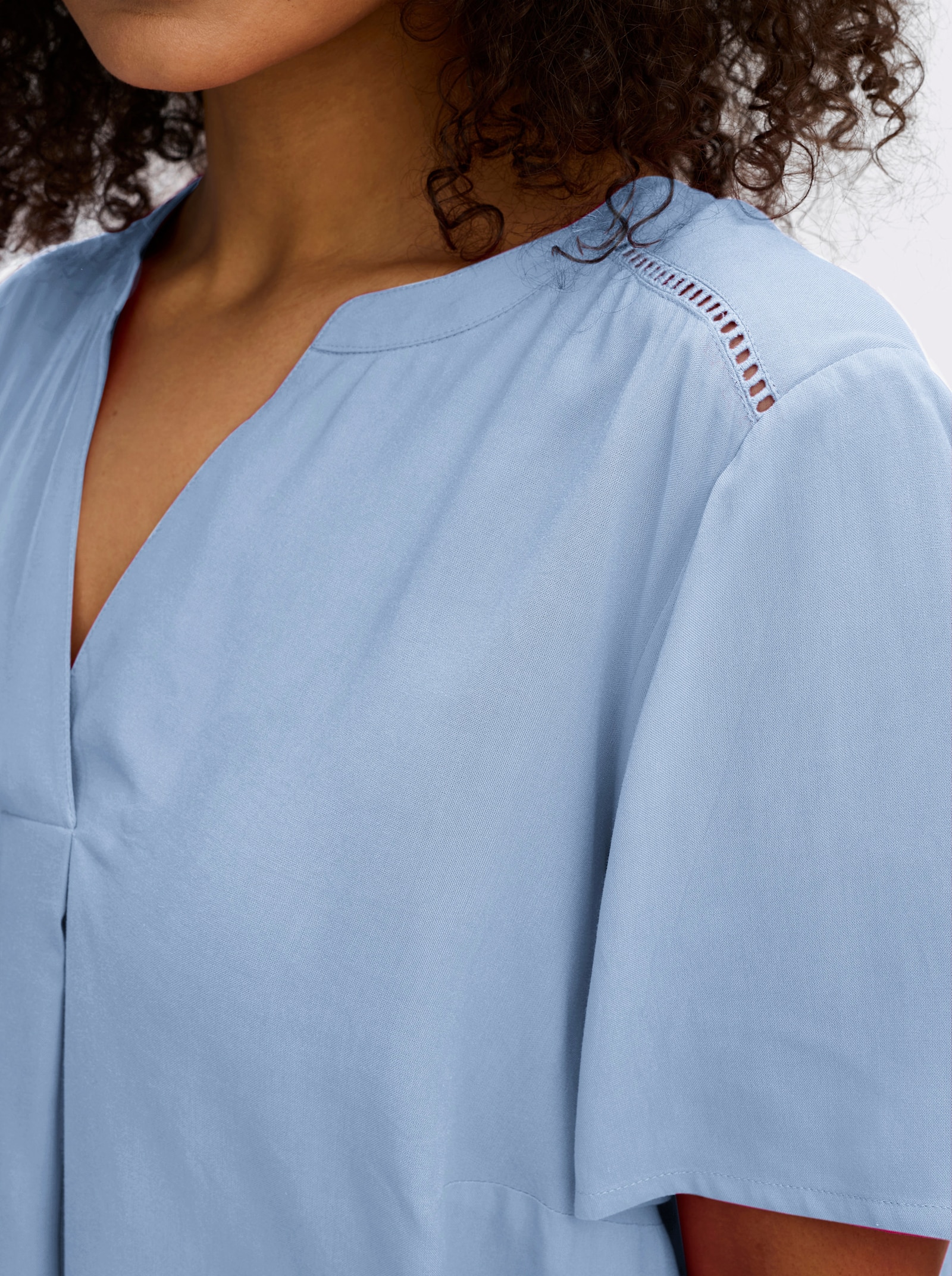 sheego Tunika mit Spitze - eisblau