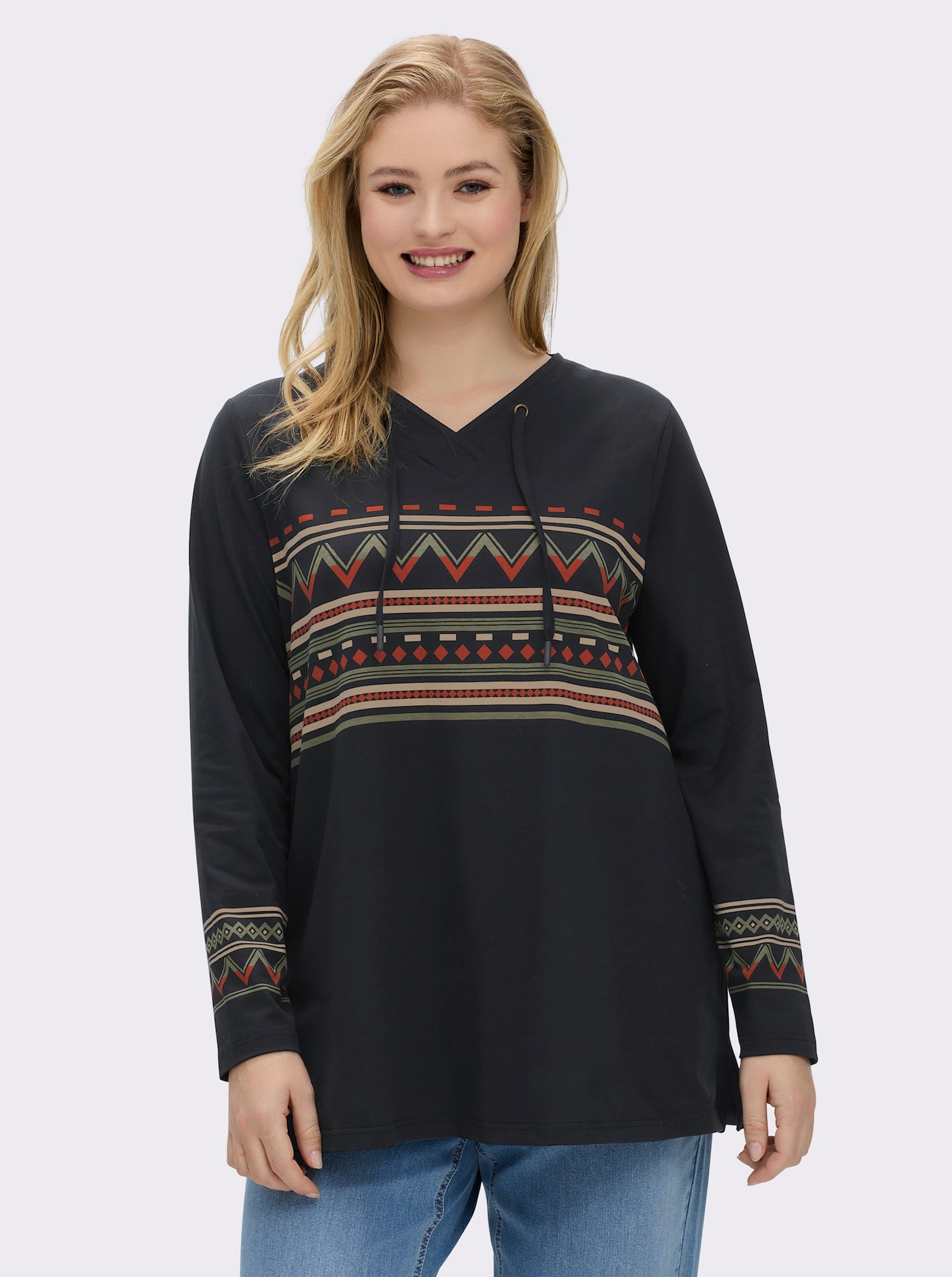 sheego Shirt met V-hals en etnodetails - zwart/beige geprint