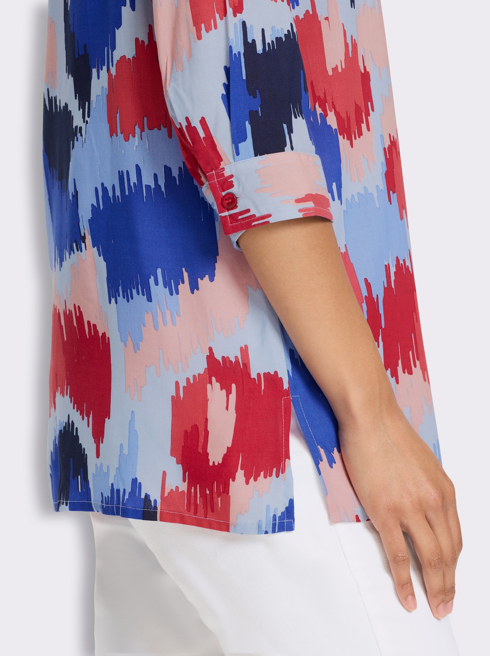 Longbluse in A-Form, aus reiner Viskose - hellblau-erdbeere-bedruckt