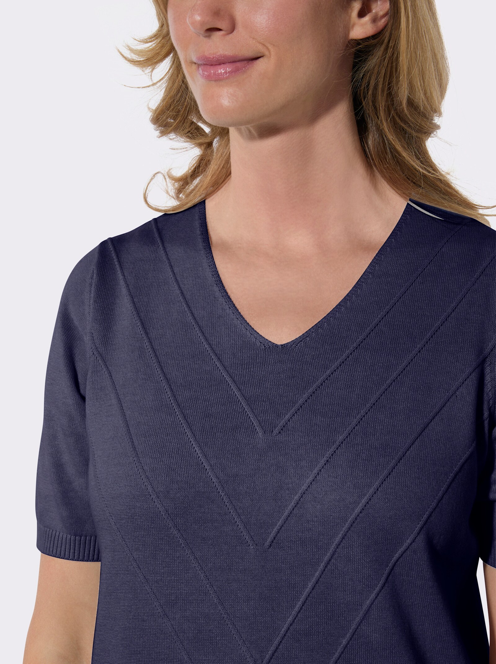 V-Ausschnitt-Pullover mit V-Strukturstrick vorn - marine
