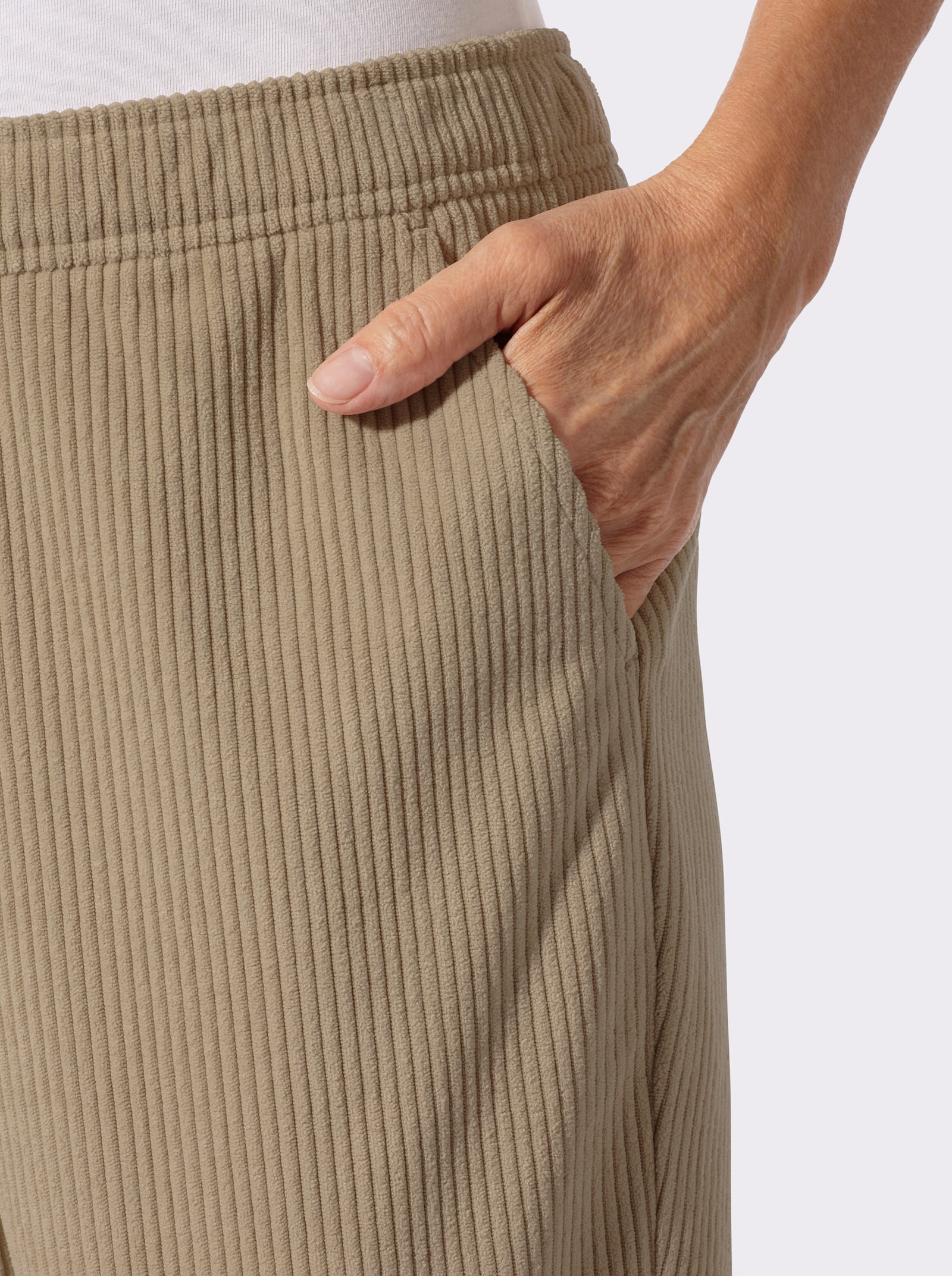 Cordhose mit Rundum-Dehnbund - beige
