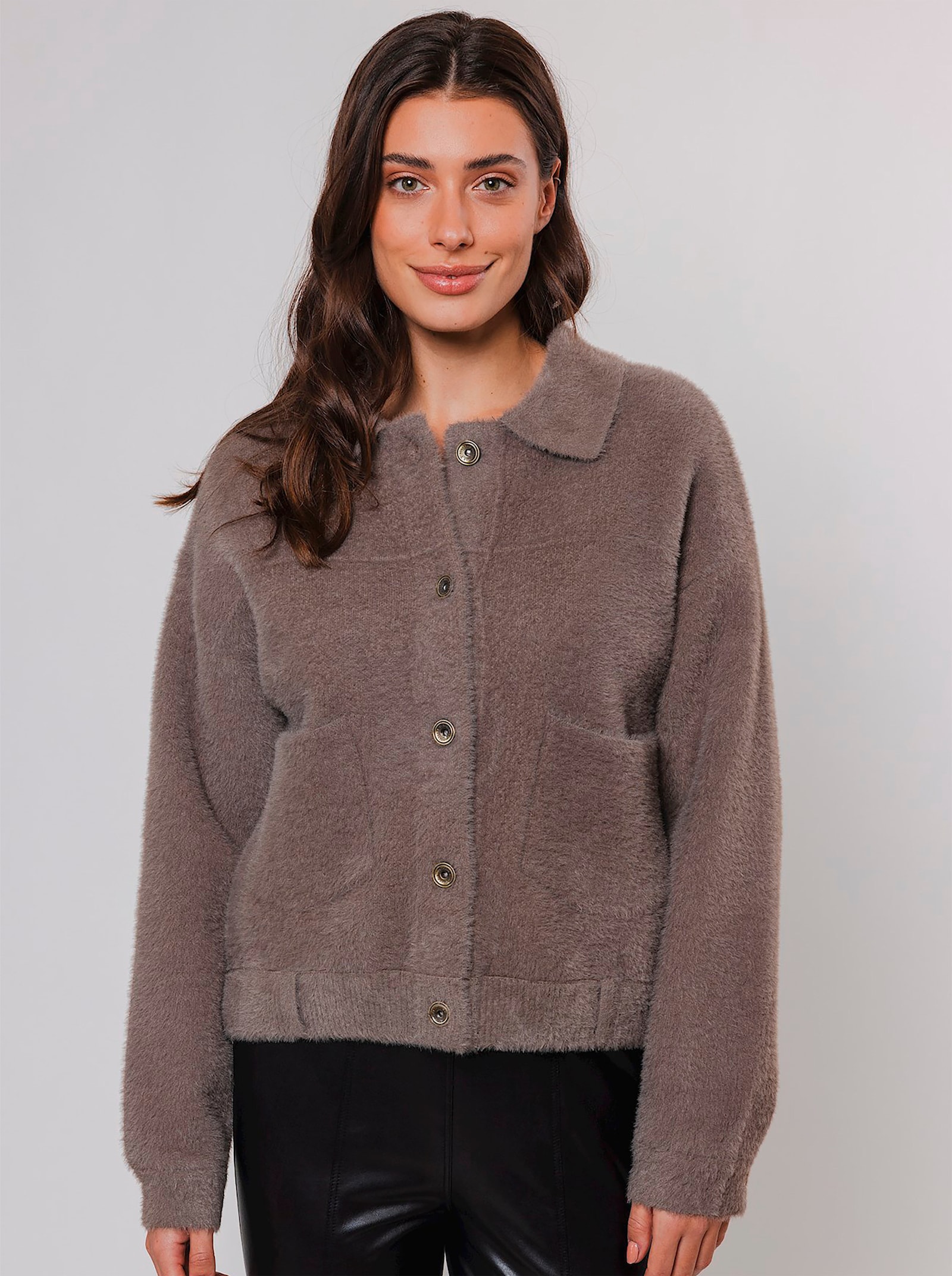 Rino & Pelle Strickjacke mit Flauschgarn - taupe