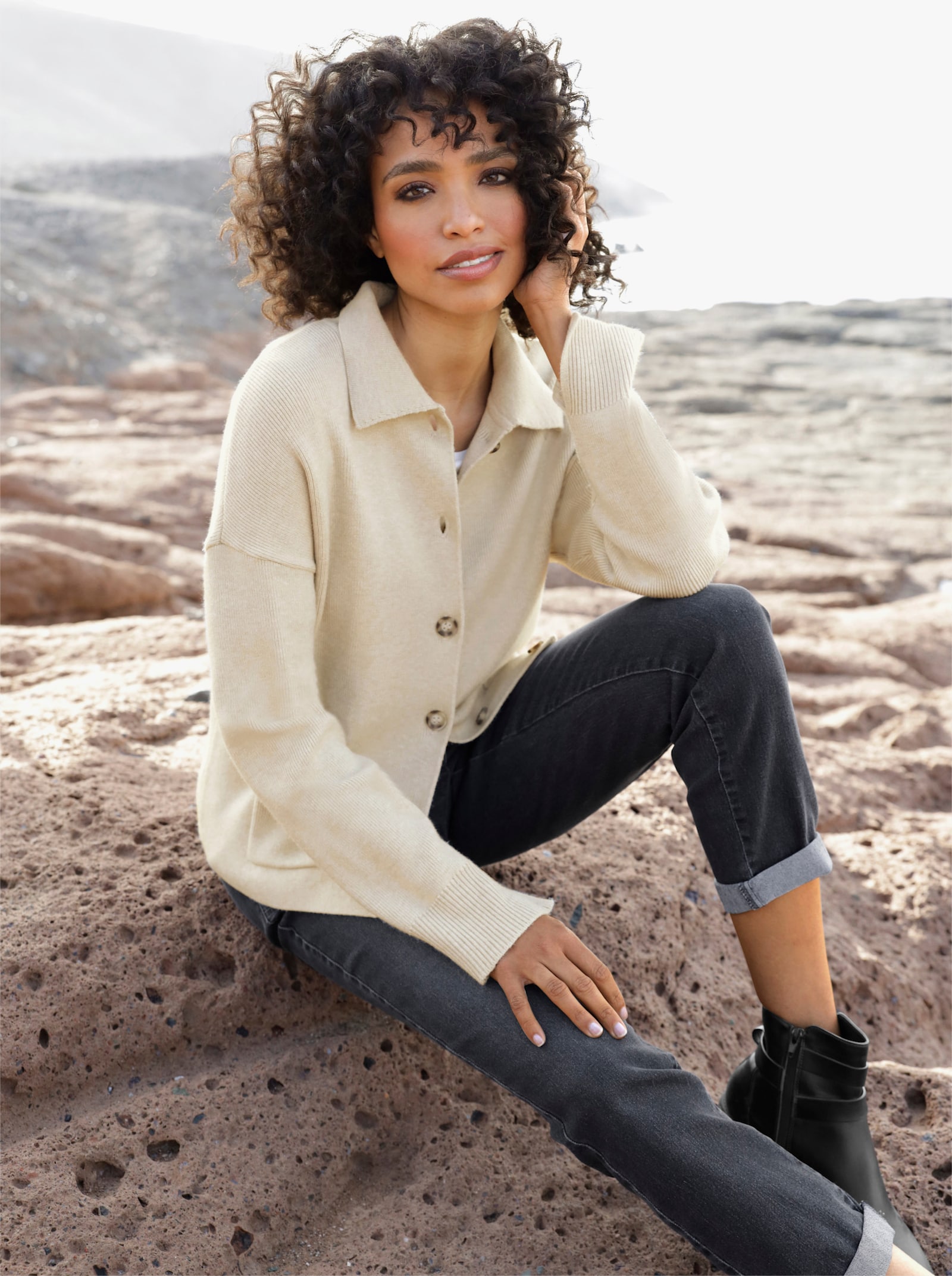 heine Kofta i ulligt garn - sand, melerad