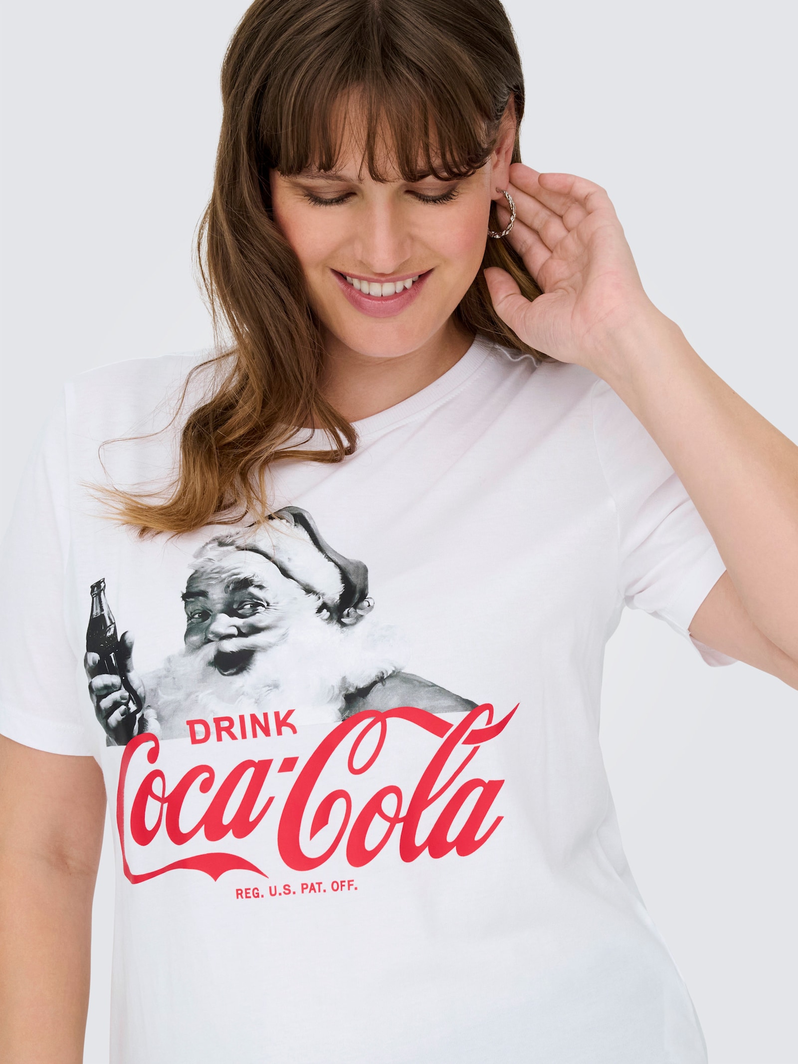 ONLY CARMAKOMA Kurzarmshirt - white print:coca cola santa