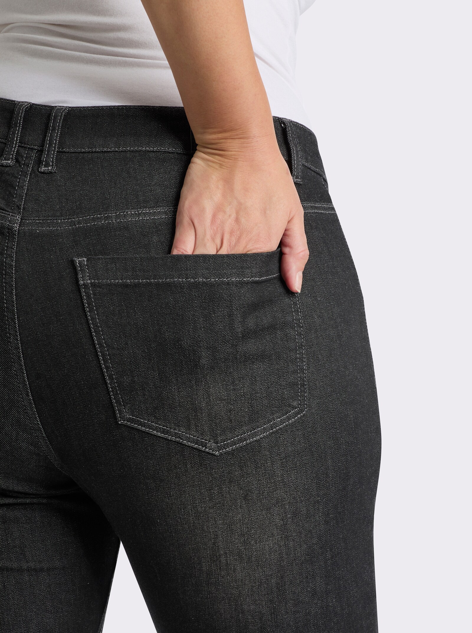 sheego Bootcut-Jeans mit aufgesetzten Taschen - black denim