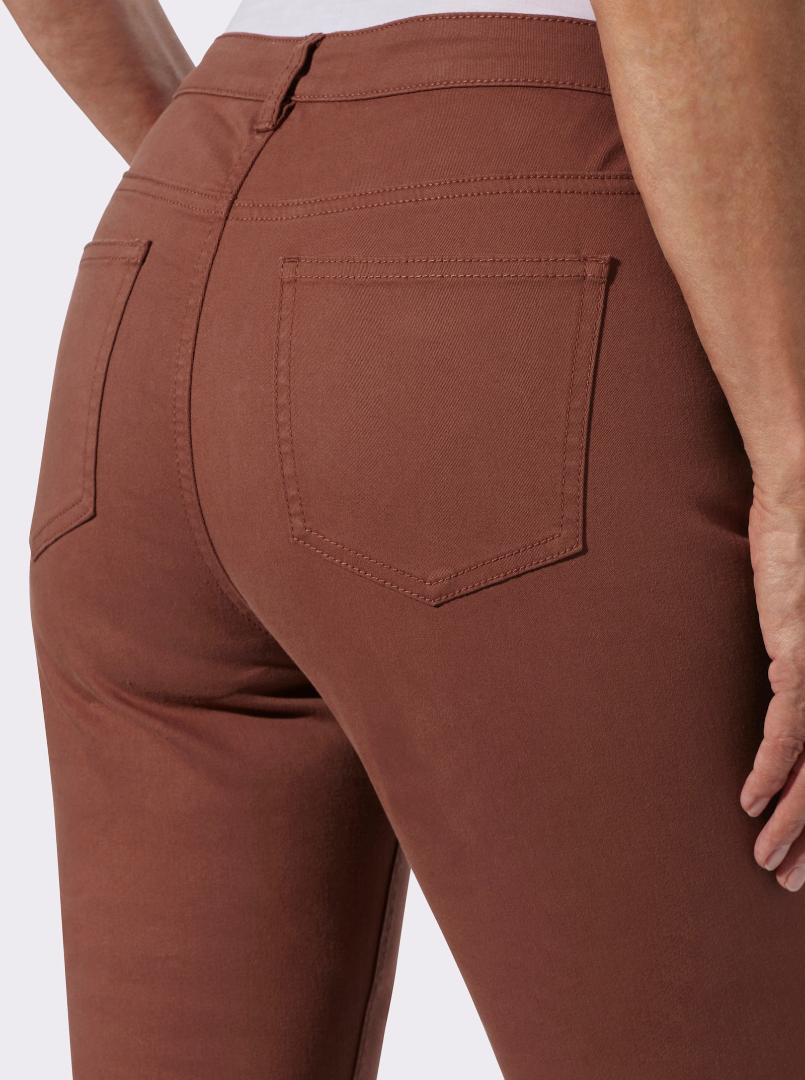 Jeans mit Stickerei an den Seitennähten - rotbraun