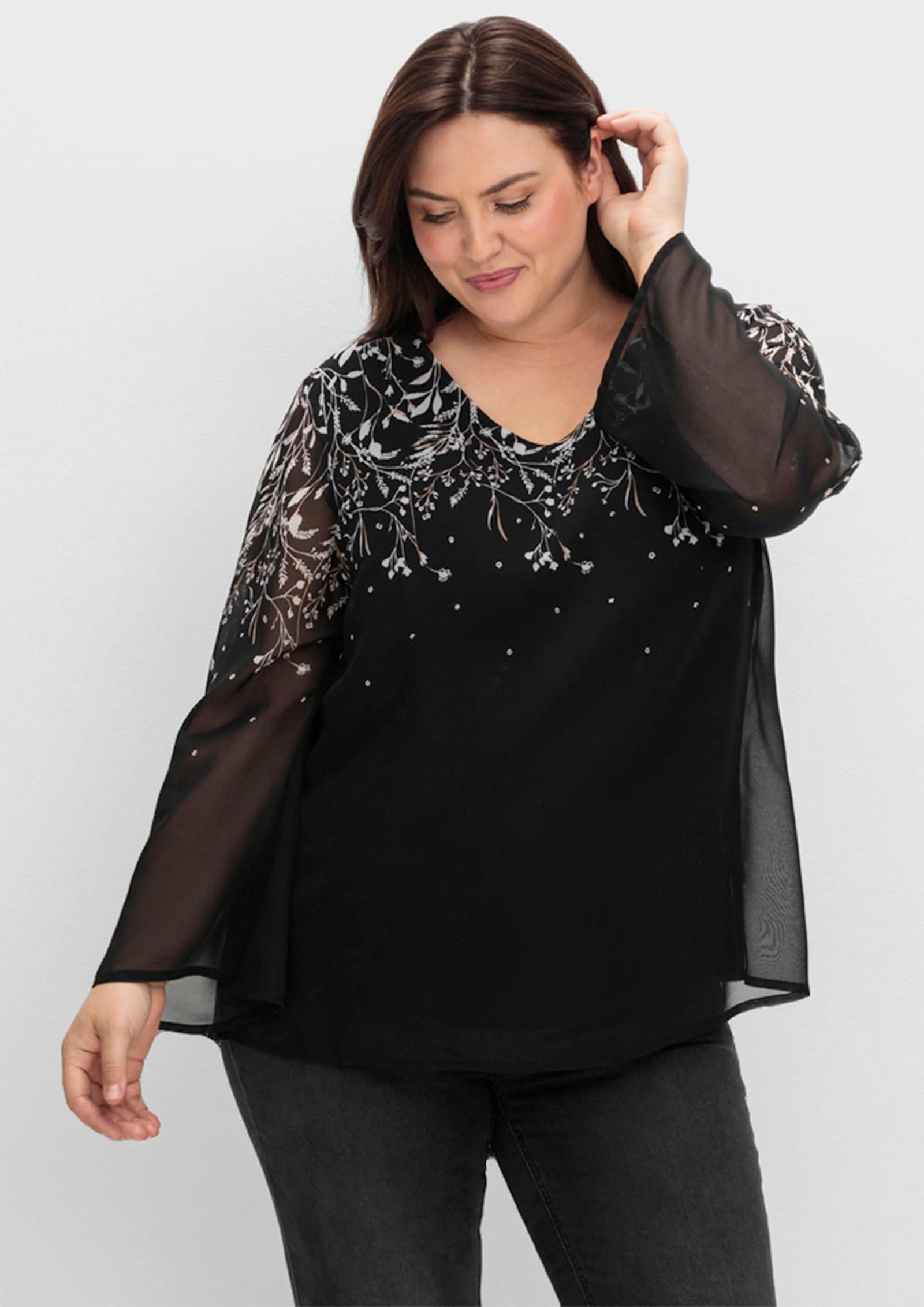 sheego Chiffonblouse met grafische print - zwart/wit gedessineerd