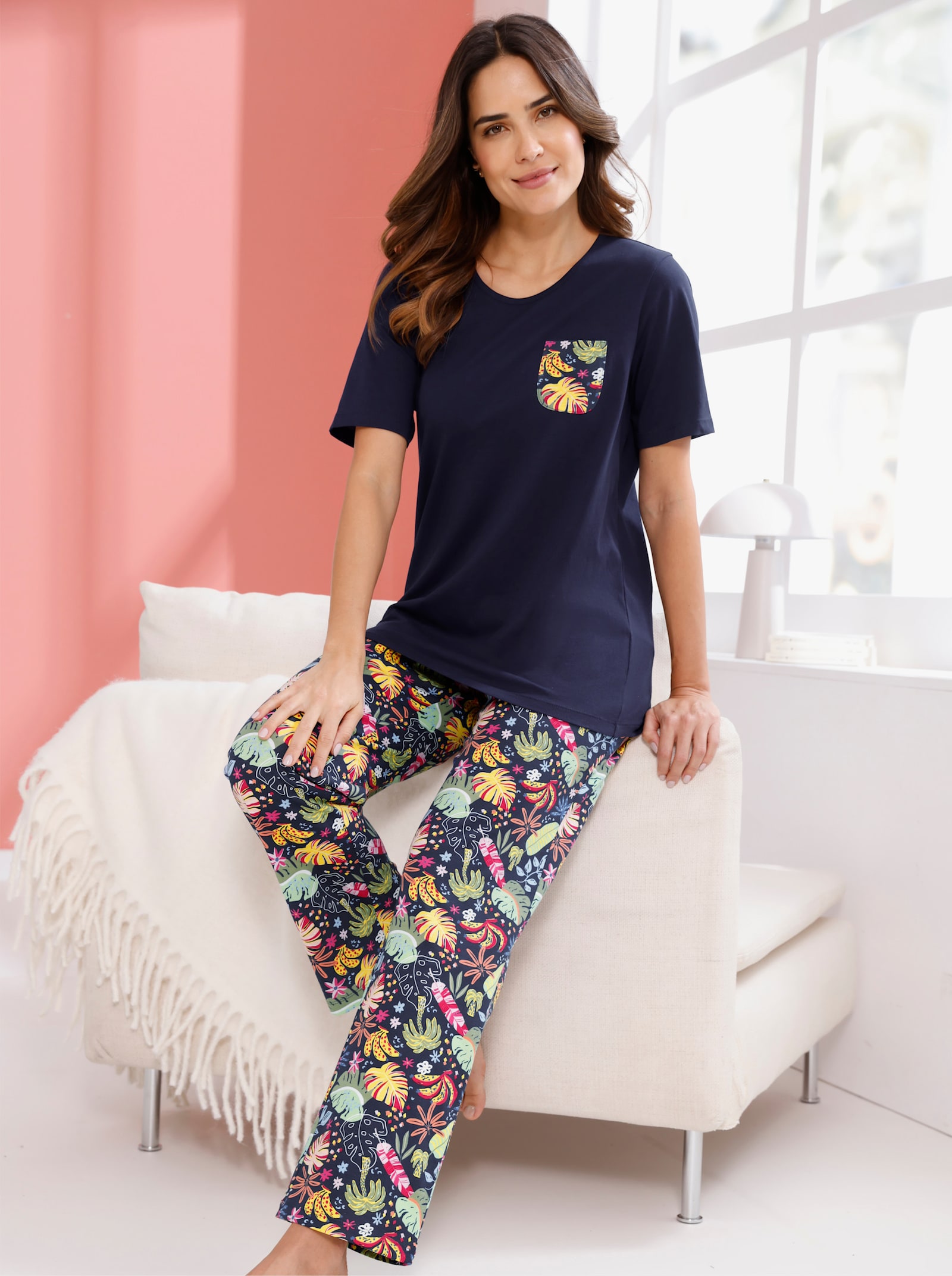 Schlafanzug mit Brusttasche - marine-bedruckt