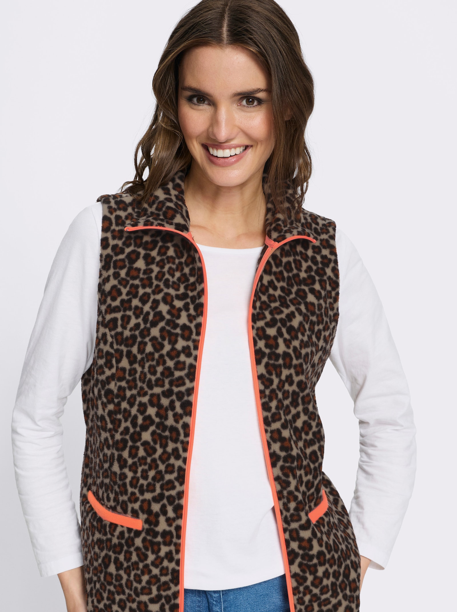 Fleeceweste mit Leo-Muster - beige-schwarz-bedruckt