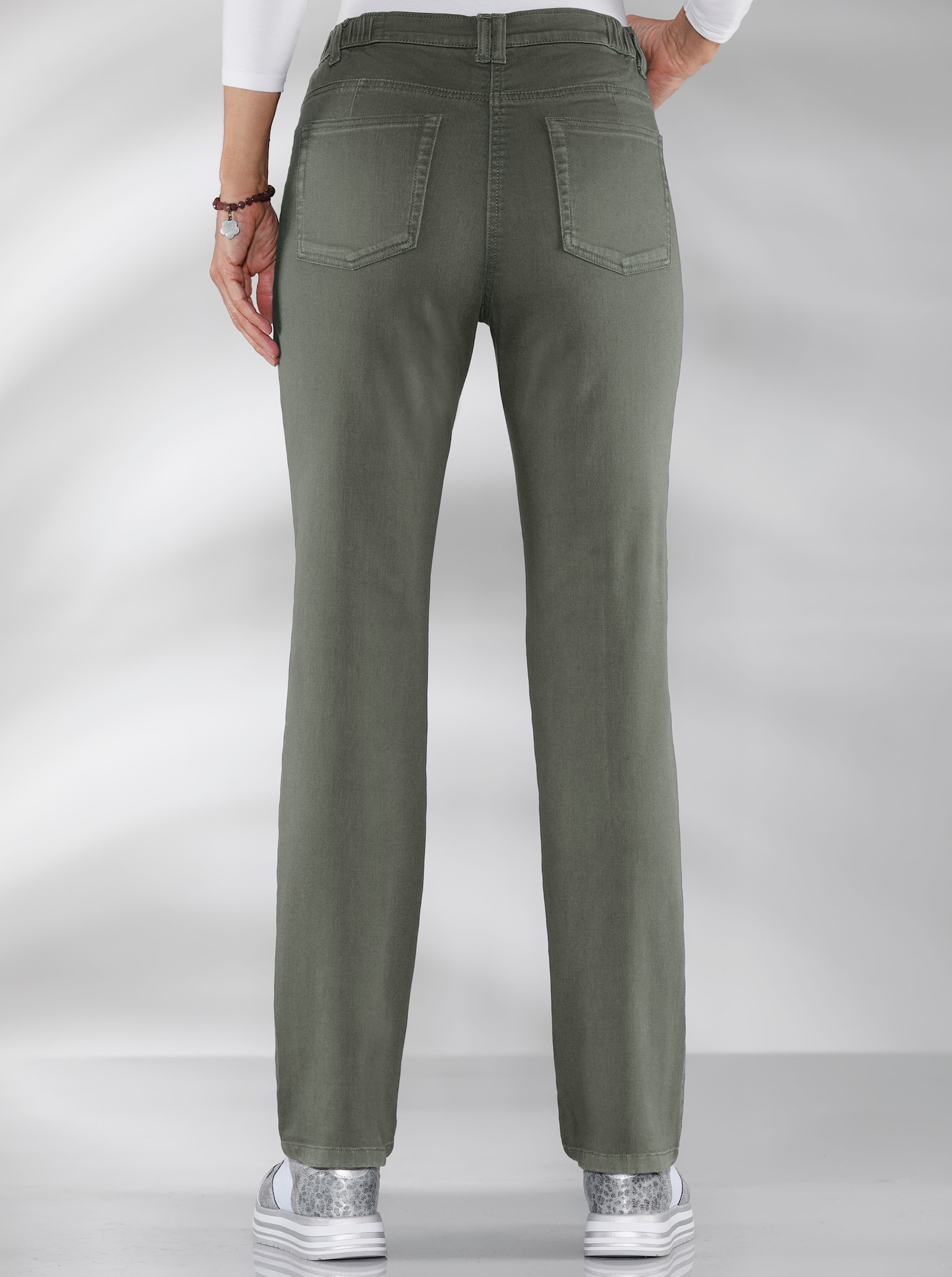 Stretchbroek met studs op de zakken - rietgroen