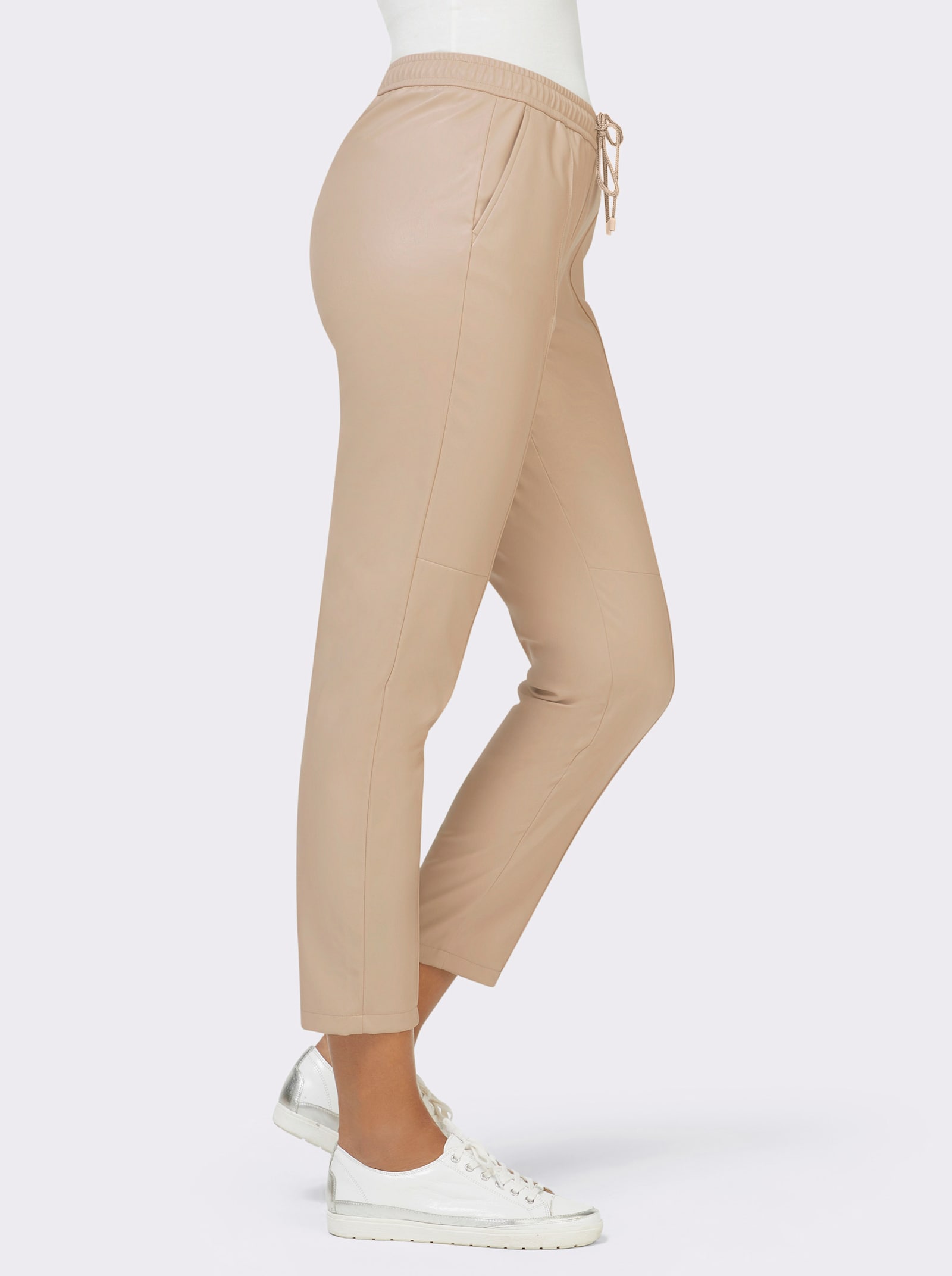 Broek van imitatieleer met in wijdte verstelbare band - beige