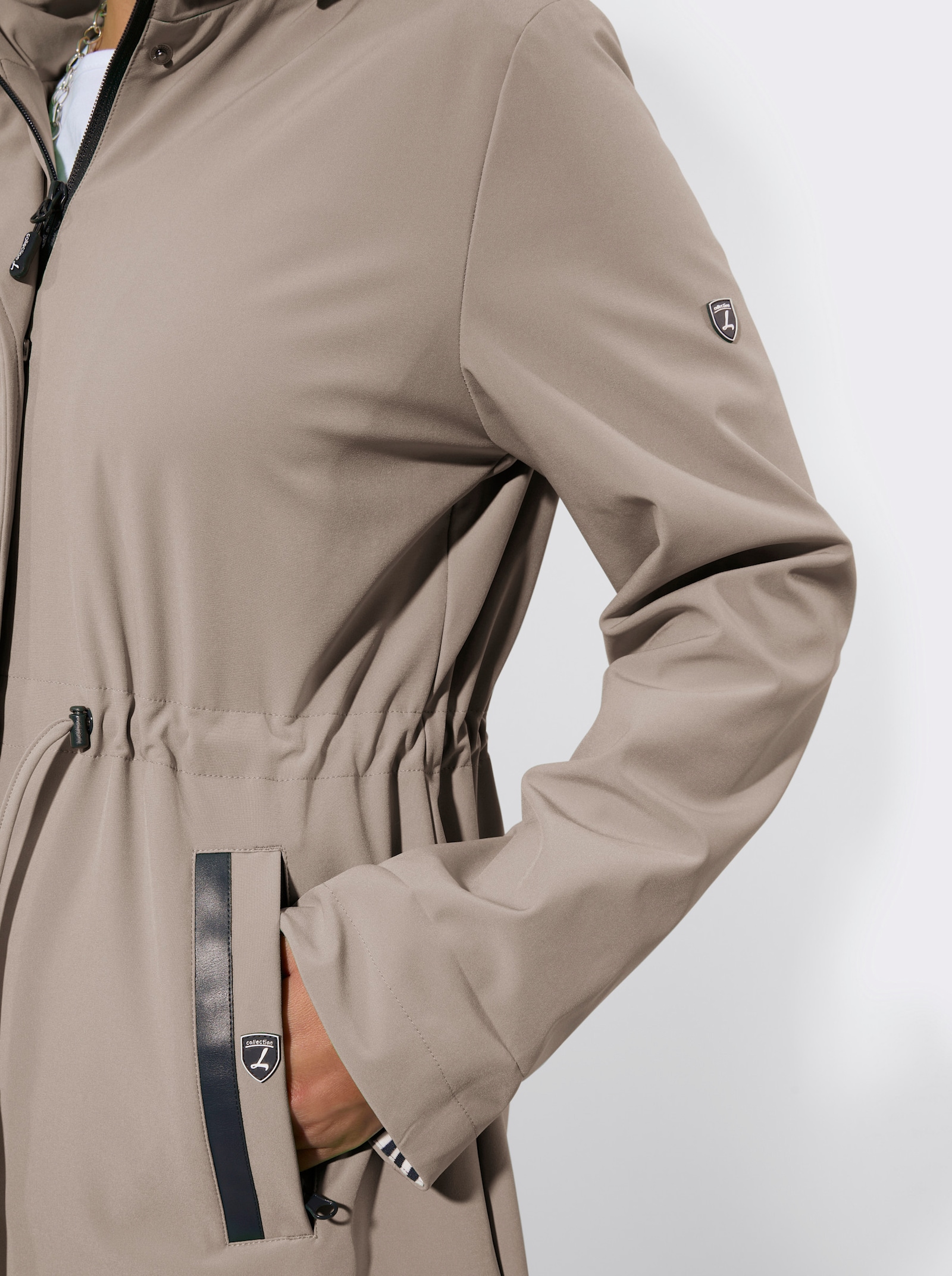 Softshelljacke mit abnehmbarer Kapuze - sesam