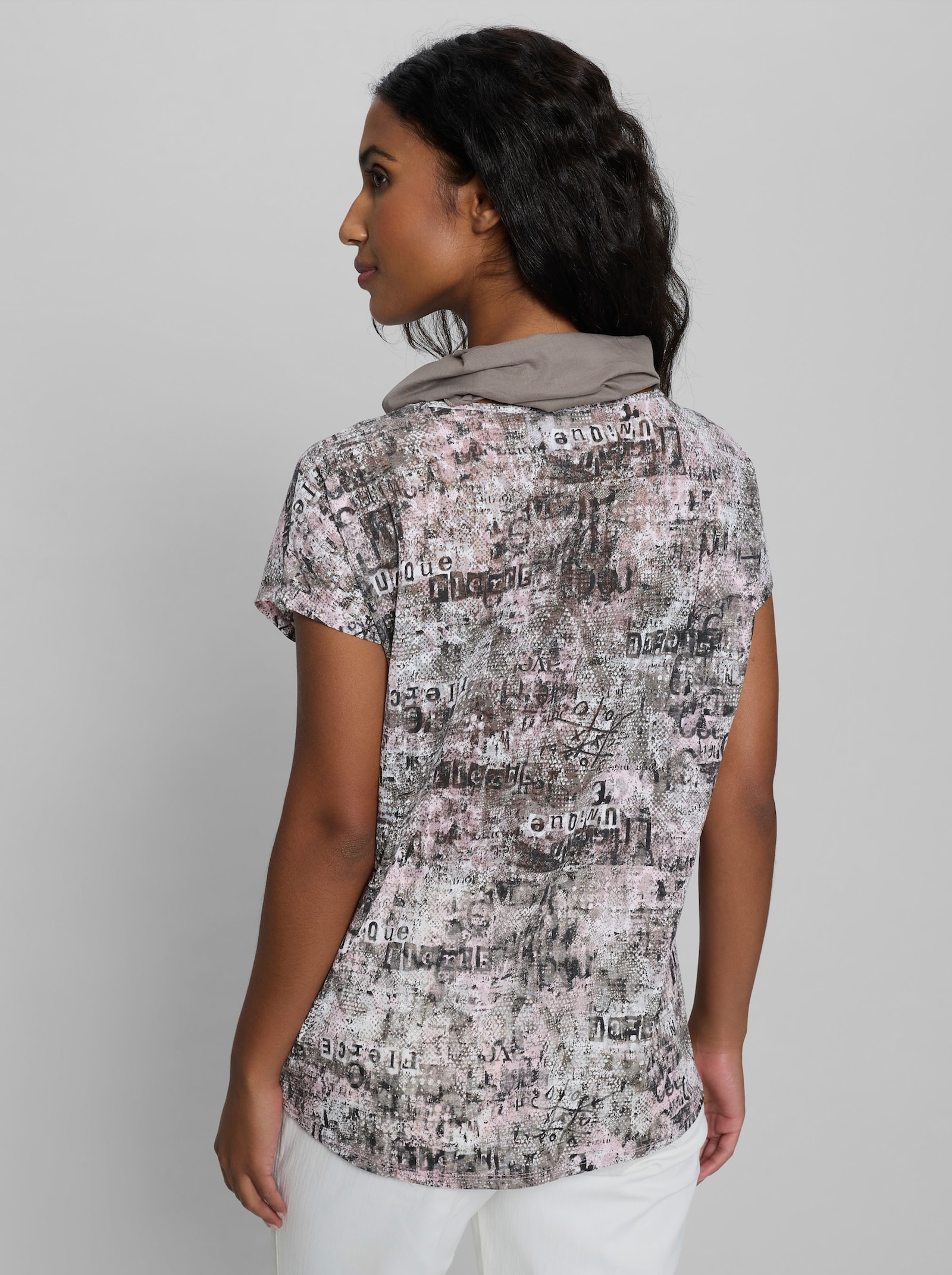 heine Shirt mit Tuch - taupe-ecru-bedruckt