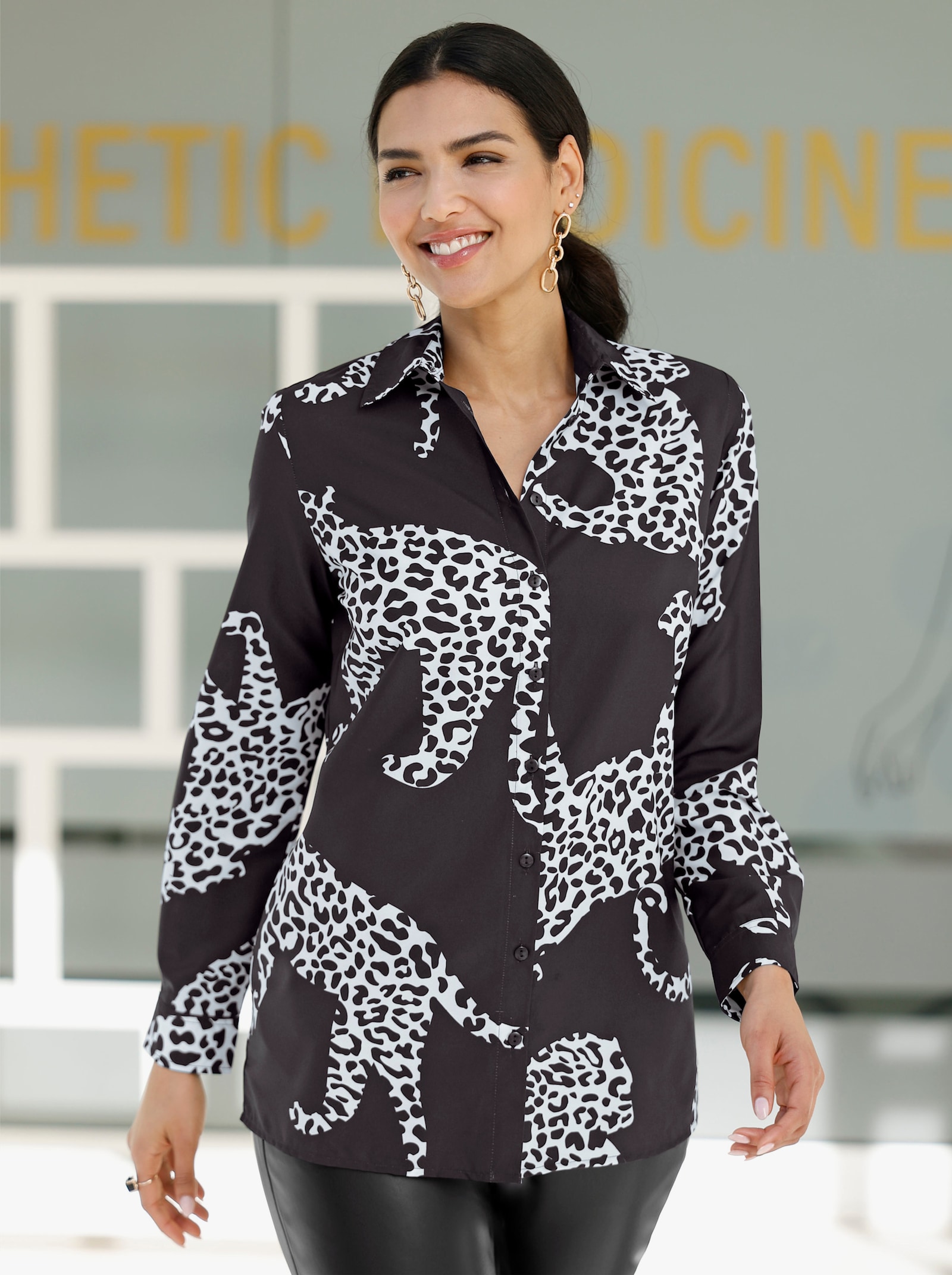 Dlouhá halenka se zvířecím motivem - černá-ecru-potisk