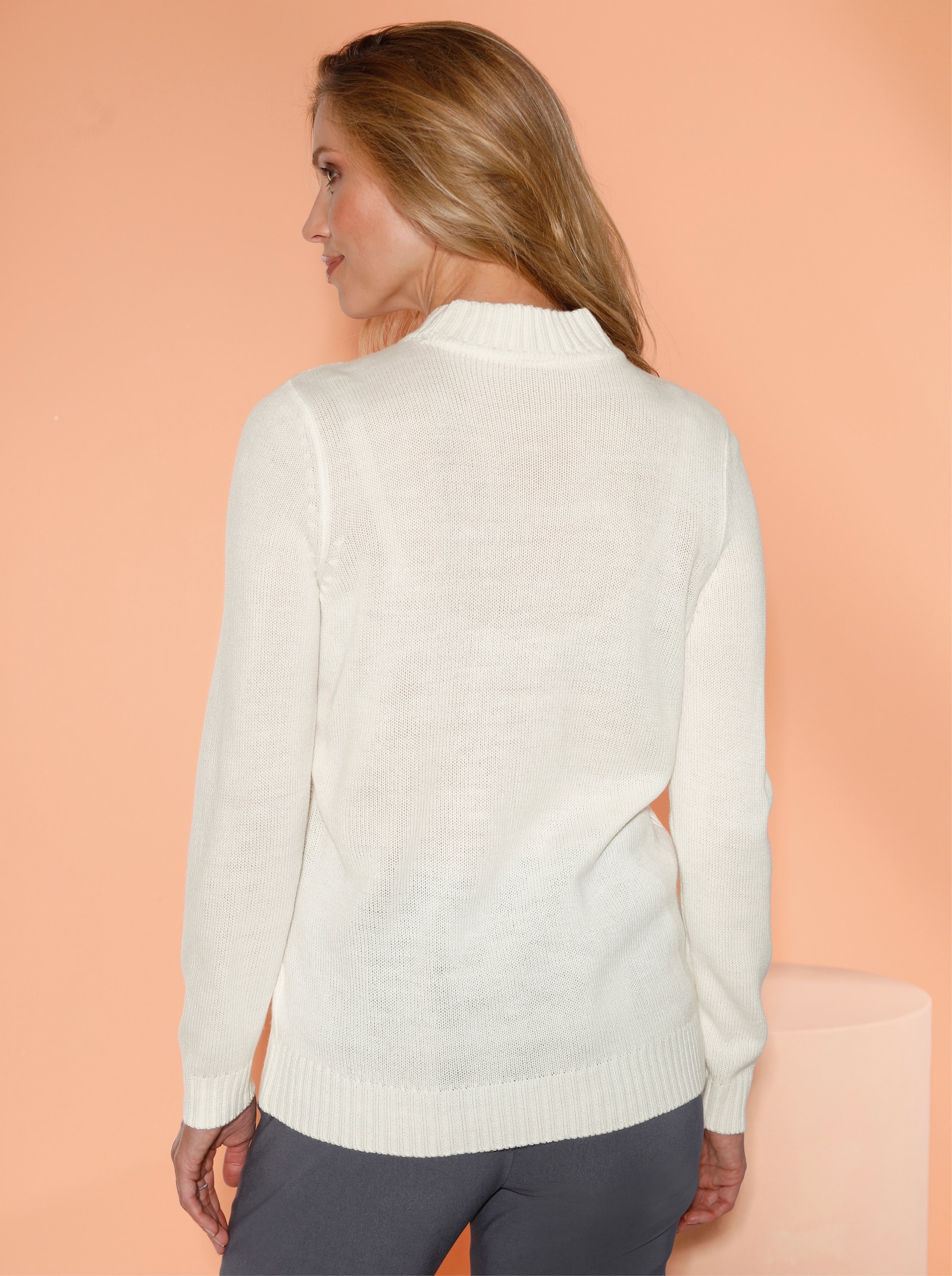 Stehkragenpullover mit Zopfmuster - wollweiß