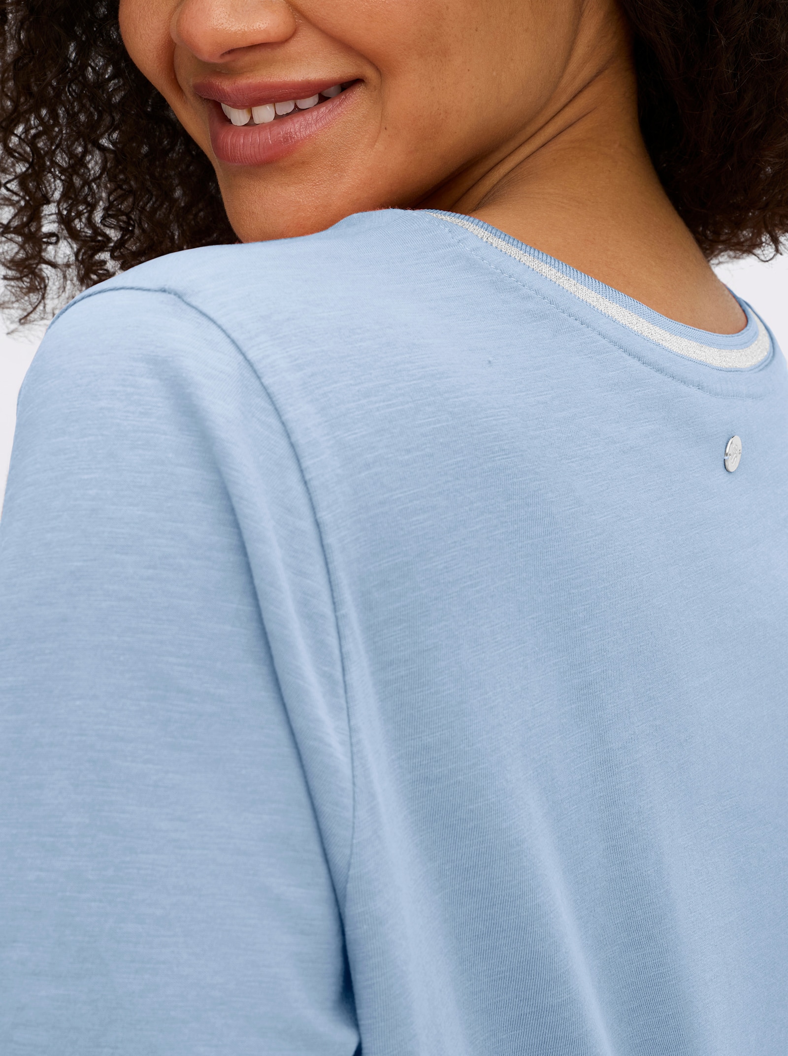 sheego V-Shirt mit Glitzergarn-Streifen - eisblau