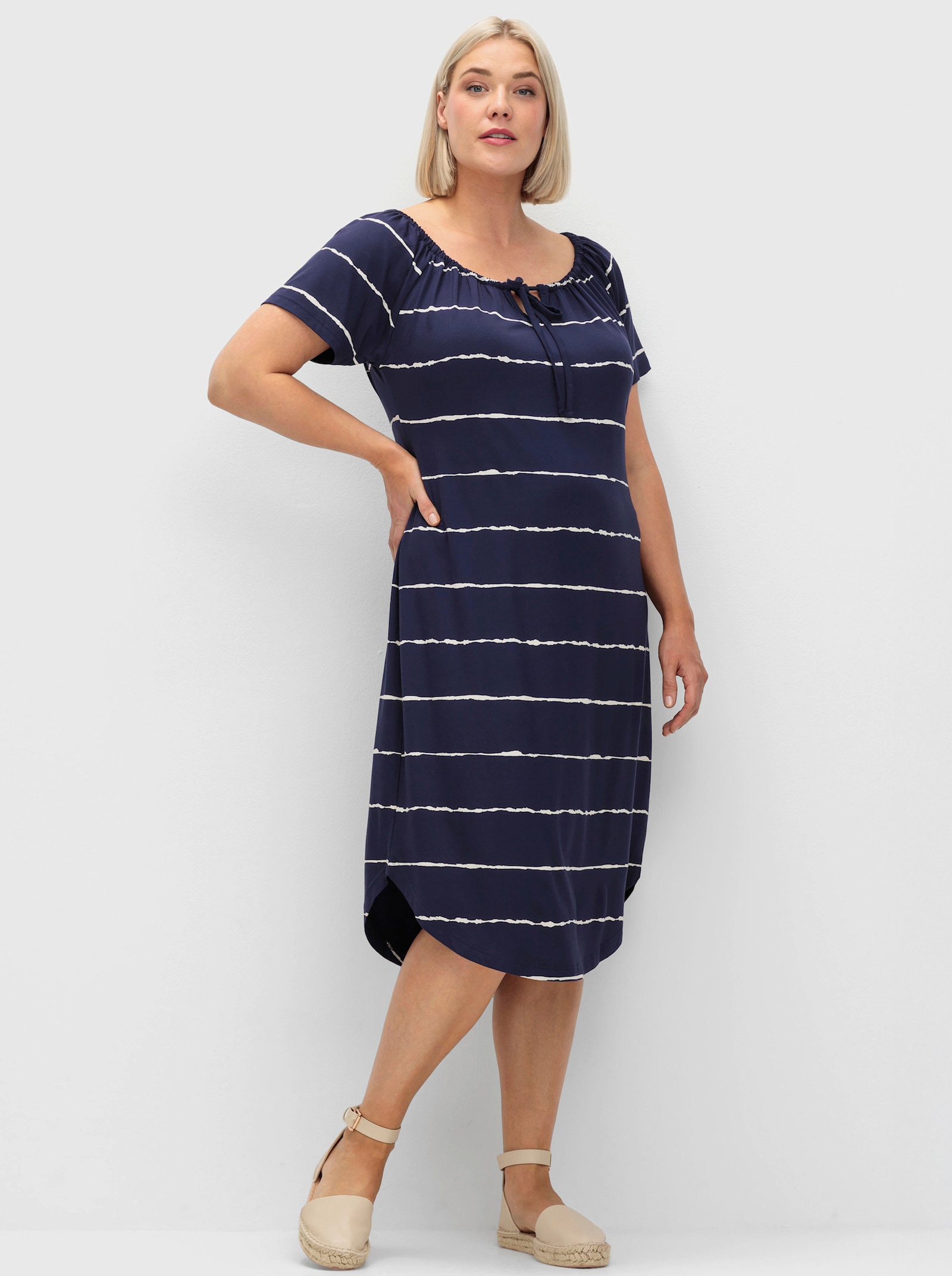 sheego Jerseykleid mit Streifenmuster - tiefblau-gestreift