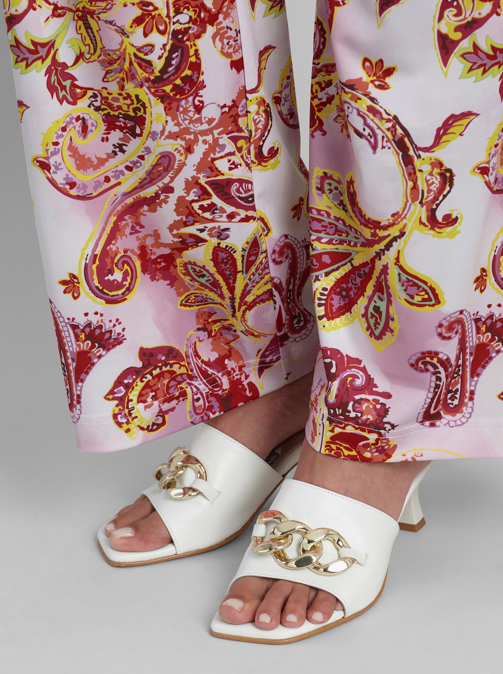 heine Druckhose mit Rundum-Dehnbund - orchidee-ecru-bedruckt