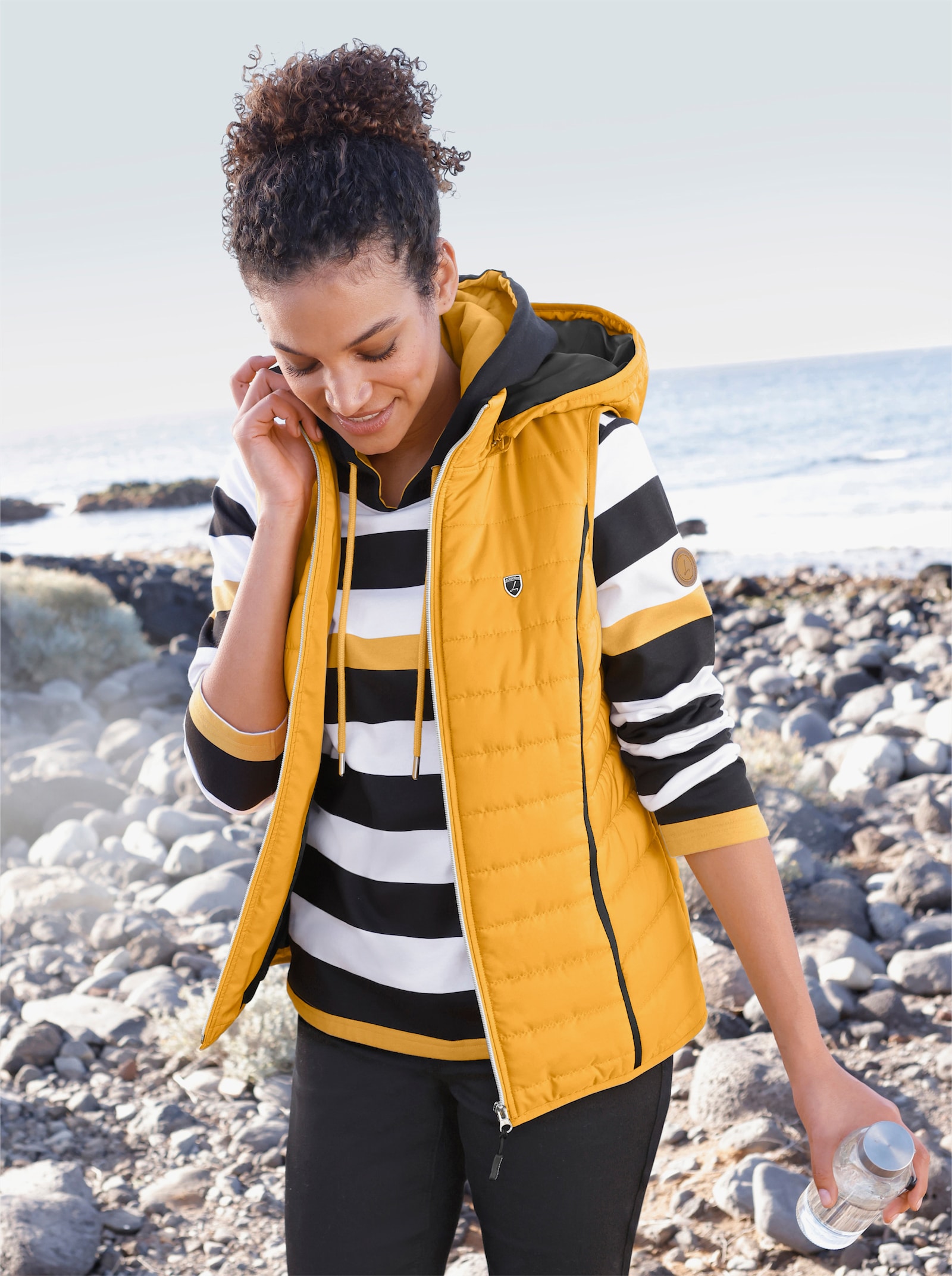 Steppweste mit abnehmbarer Kapuze - ocker