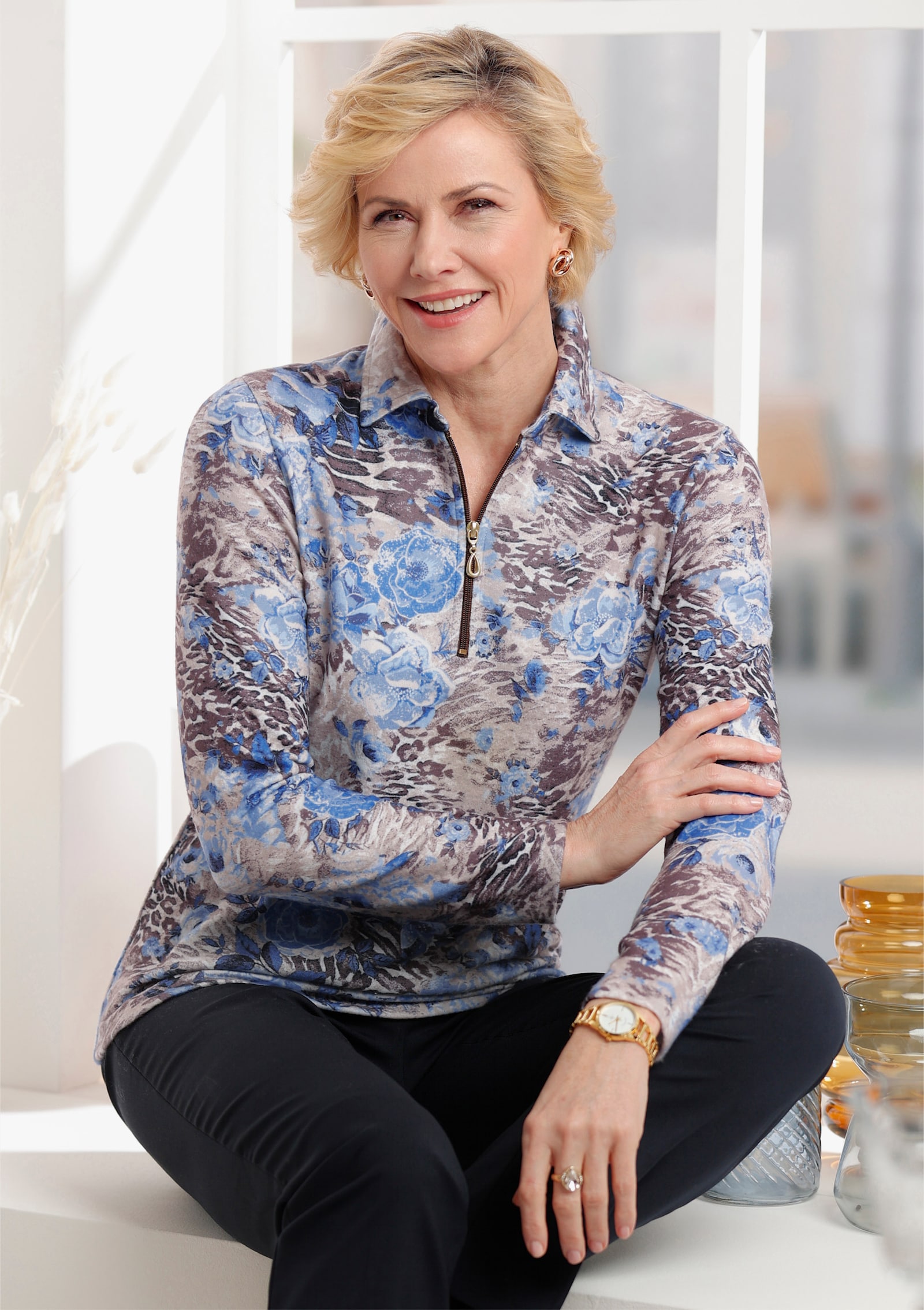 Poloshirt mit Blüten-Tierfell-Muster - bleu-sesam-bedruckt