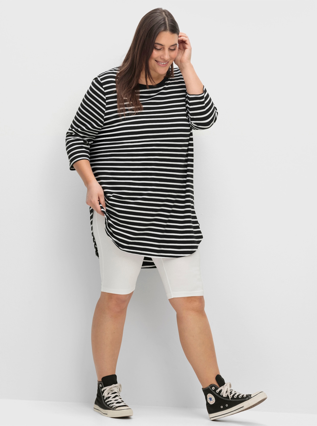 sheego Radlerhose in knielanger Form - weiß