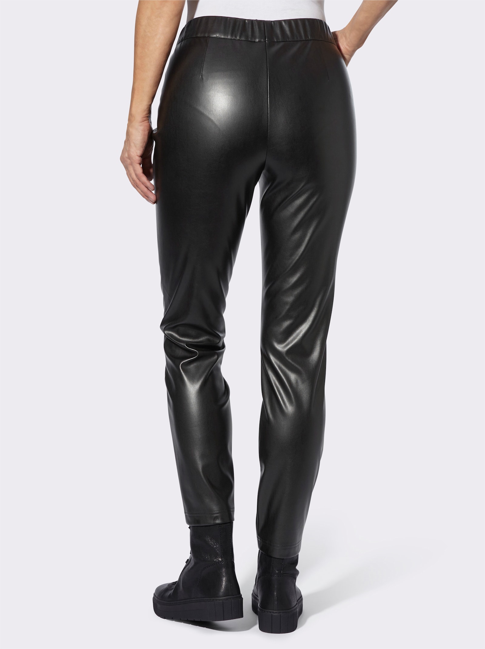 Lederimitathose in Schlupfform - schwarz
