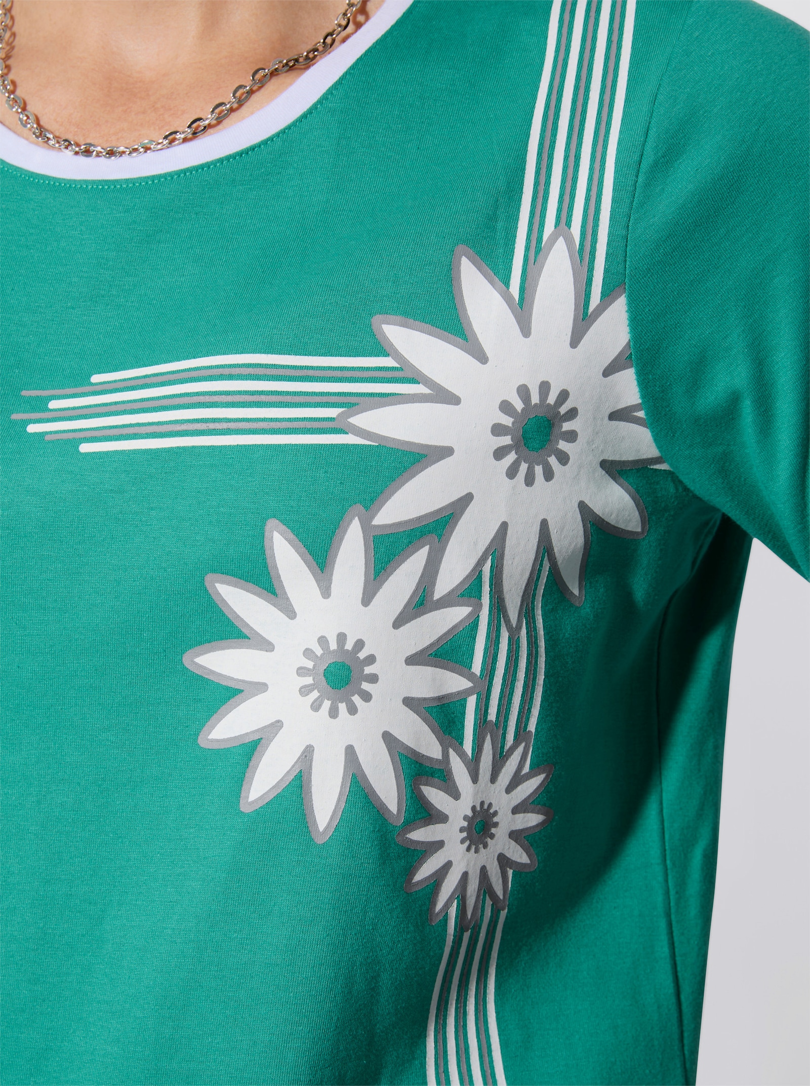 Kurzarmshirt mit platziertem Blütenprint - smaragd