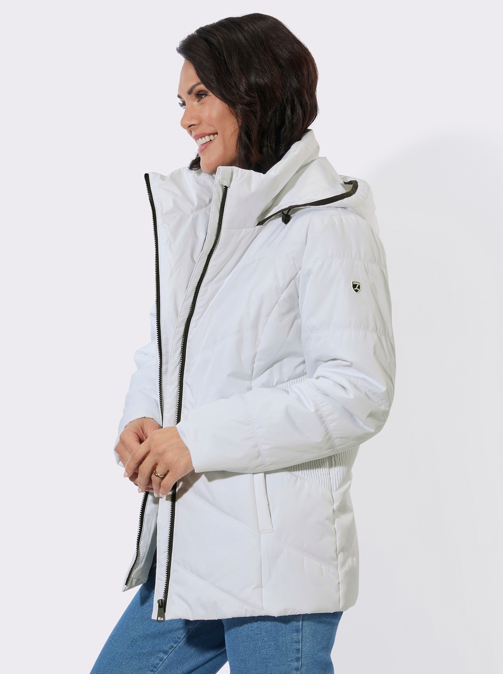 Steppjacke mit gesmokten Seitenpartien - weiß